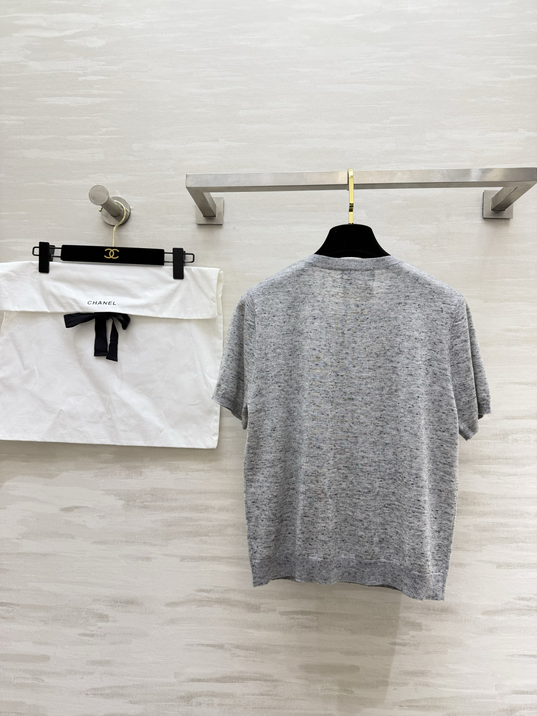 #Chane♡²⁶山茶花菱格短袖针织衫｜ 经典菱格纹 立体手工山茶花 每一朵都缀着双C标！奶白/花灰两色