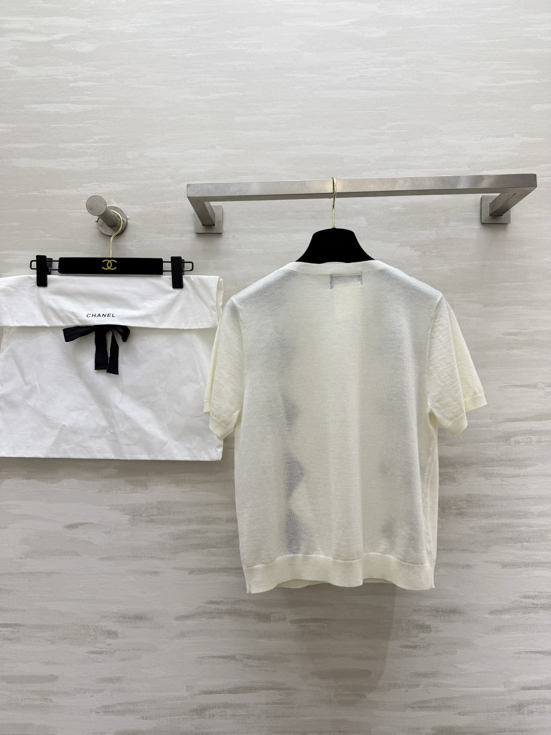 #Chane♡²⁶山茶花菱格短袖针织衫｜ 经典菱格纹 立体手工山茶花 每一朵都缀着双C标！奶白/花灰两色