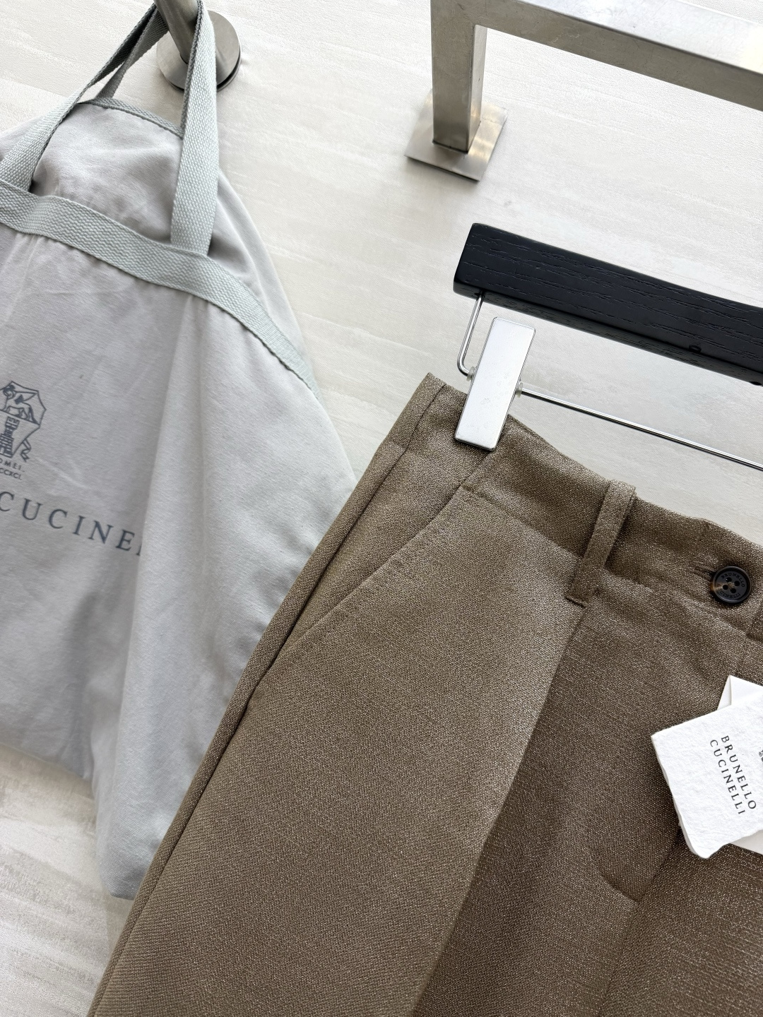 #Brunello Cucinell♡²⁶金棕亚麻阔腿裤 BC老粉一眼沦陷的神仙裤型！自带细闪的亚麻混纺