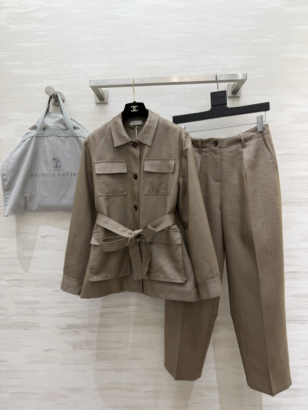 #Brunello Cucinell♡²⁶金棕亚麻阔腿裤 BC老粉一眼沦陷的神仙裤型！自带细闪的亚麻混纺