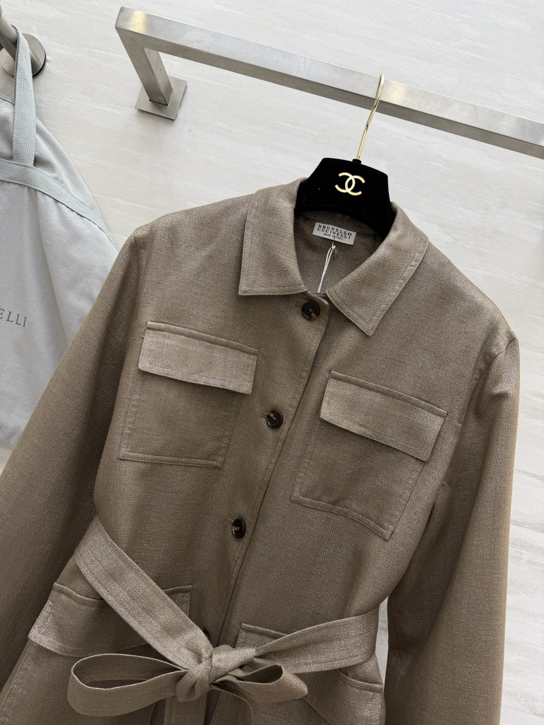 #Brunello Cucinell♡²⁶SS收腰工装夹克 把“低调奢华”焊在身上的一件！自带金棕细闪的