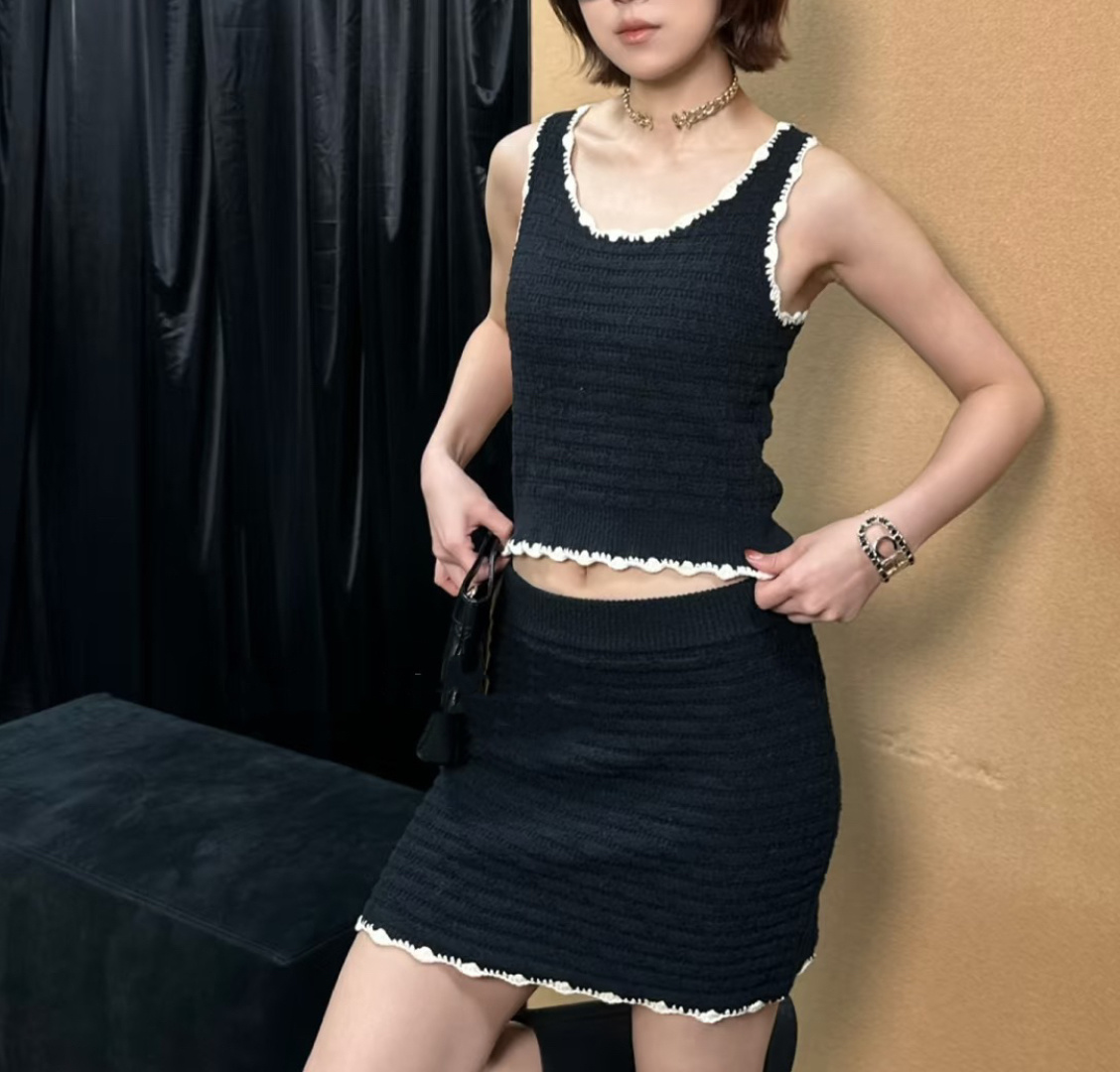 NO:804122,,,19860909,,,Women's clothing