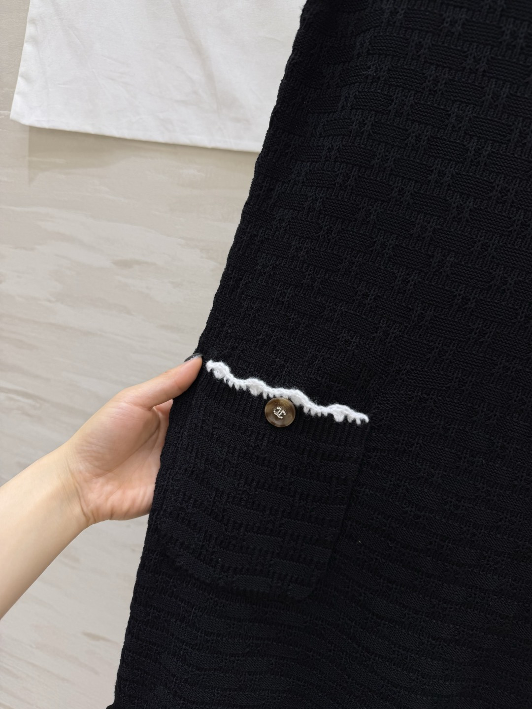 #Chane♡²⁶经典毛织背心裙｜永不过时的法式优雅 黑白双色直接封神 肌理感针织+毛边撞色设计 口袋双