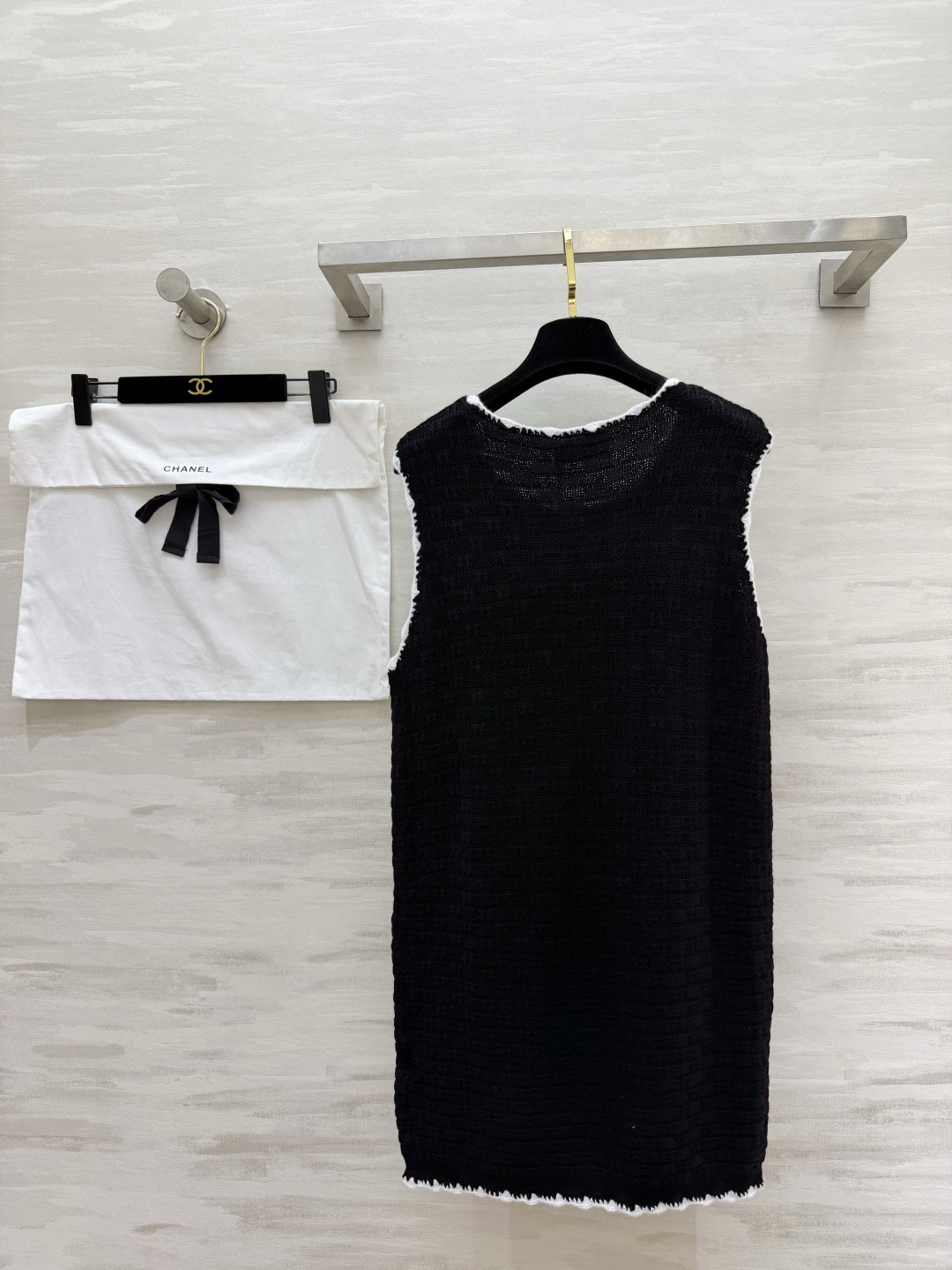 #Chane♡²⁶经典毛织背心裙｜永不过时的法式优雅 黑白双色直接封神 肌理感针织+毛边撞色设计 口袋双
