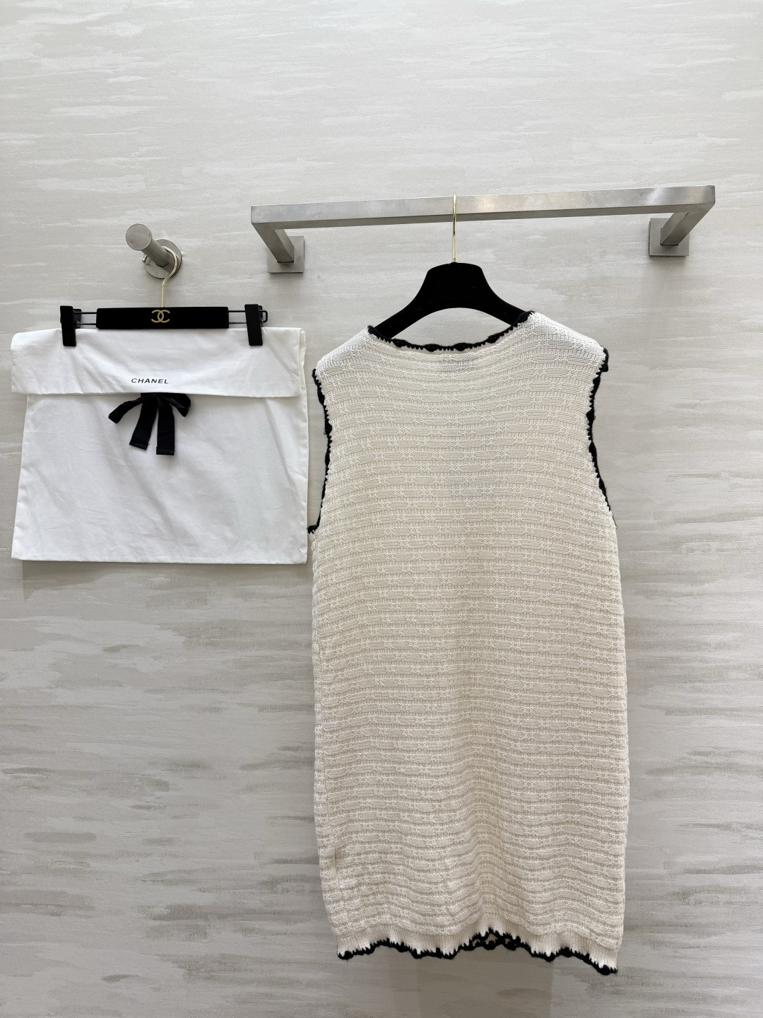 #Chane♡²⁶经典毛织背心裙｜永不过时的法式优雅 黑白双色直接封神 肌理感针织+毛边撞色设计 口袋双