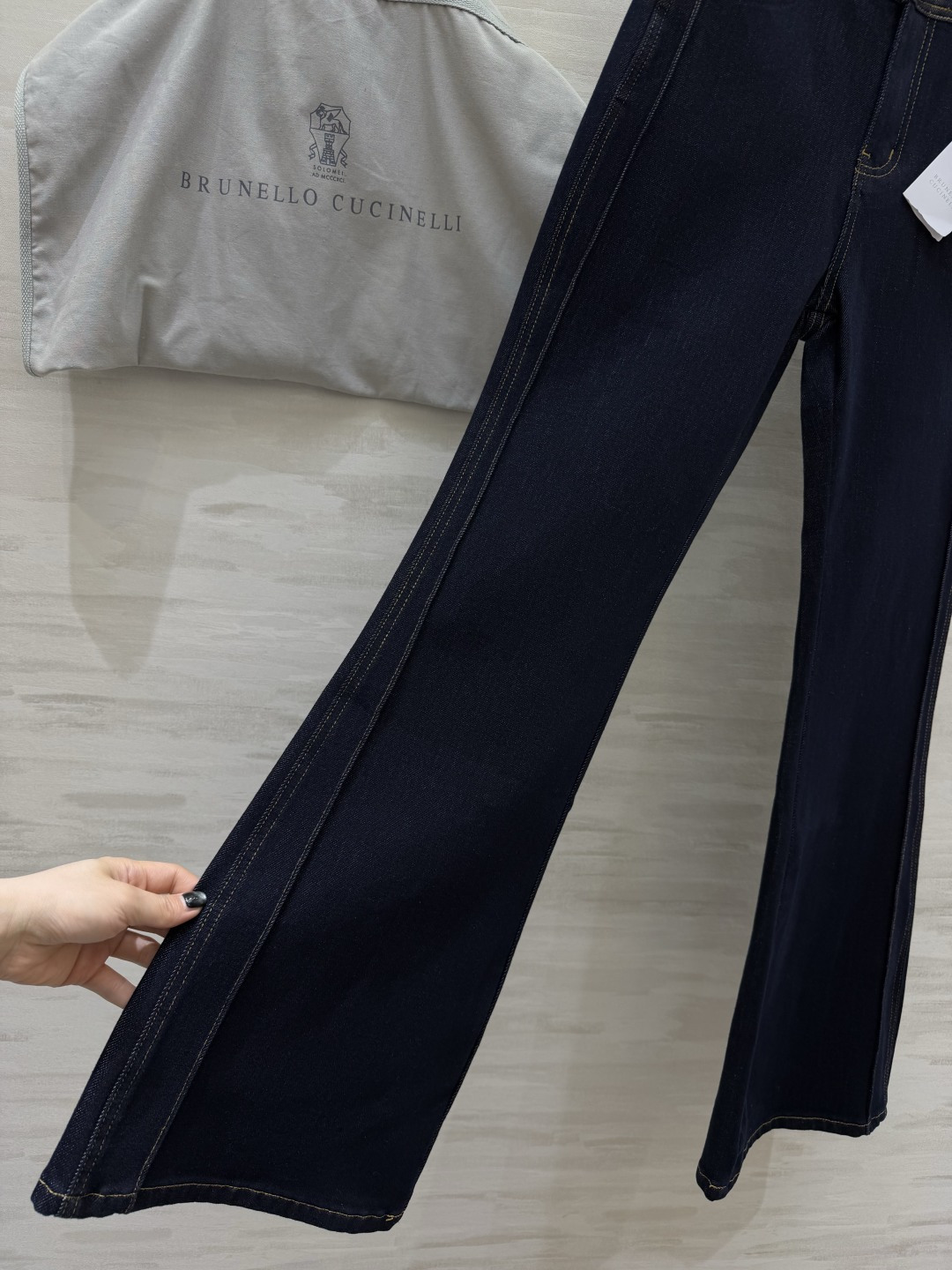 ✨Brunello Cucinell²⁶中线微喇牛仔裤✨老钱风松弛感 米白/深蓝两色入！高克重牛仔挺括有