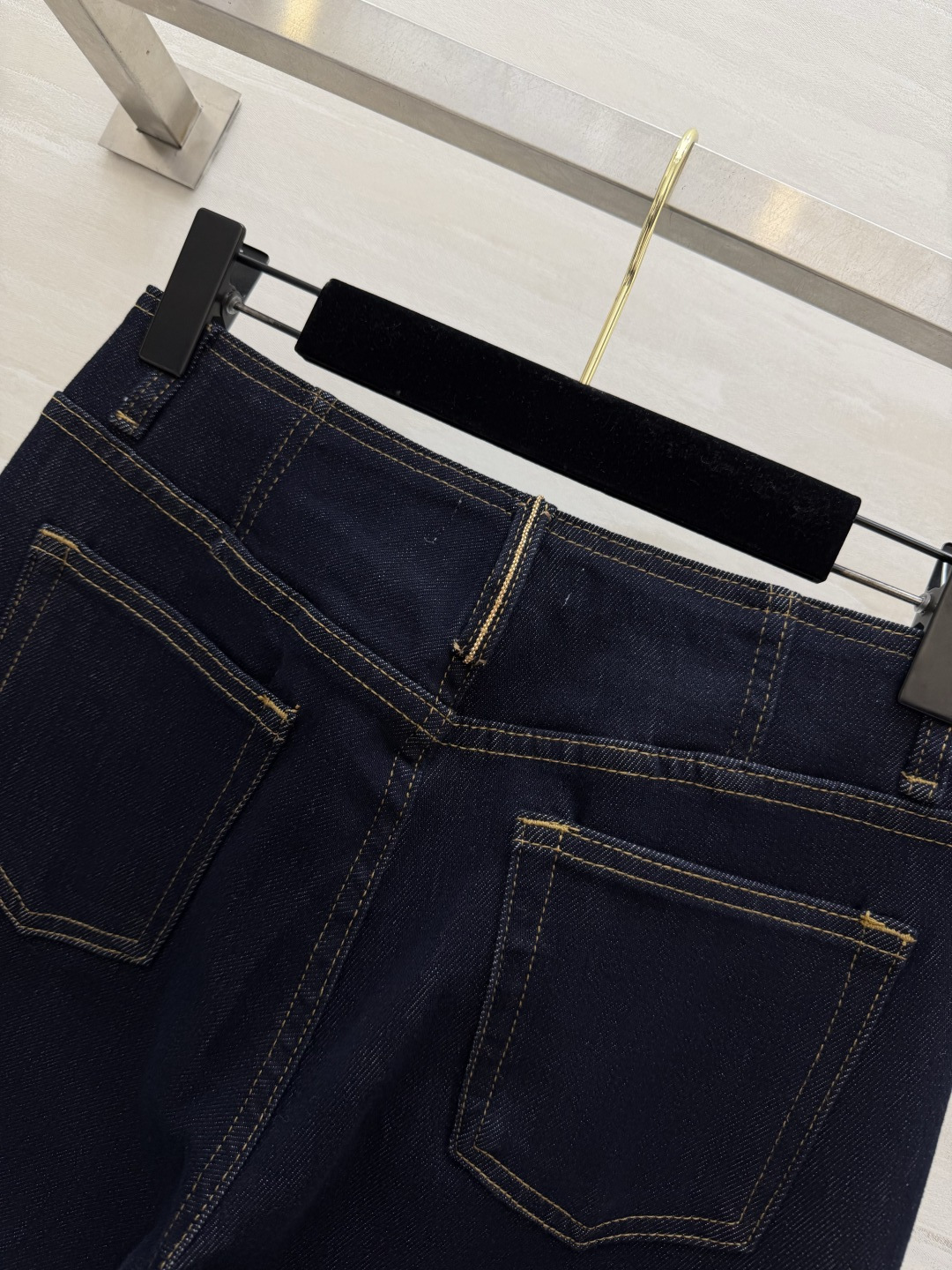 ✨Brunello Cucinell²⁶中线微喇牛仔裤✨老钱风松弛感 米白/深蓝两色入！高克重牛仔挺括有