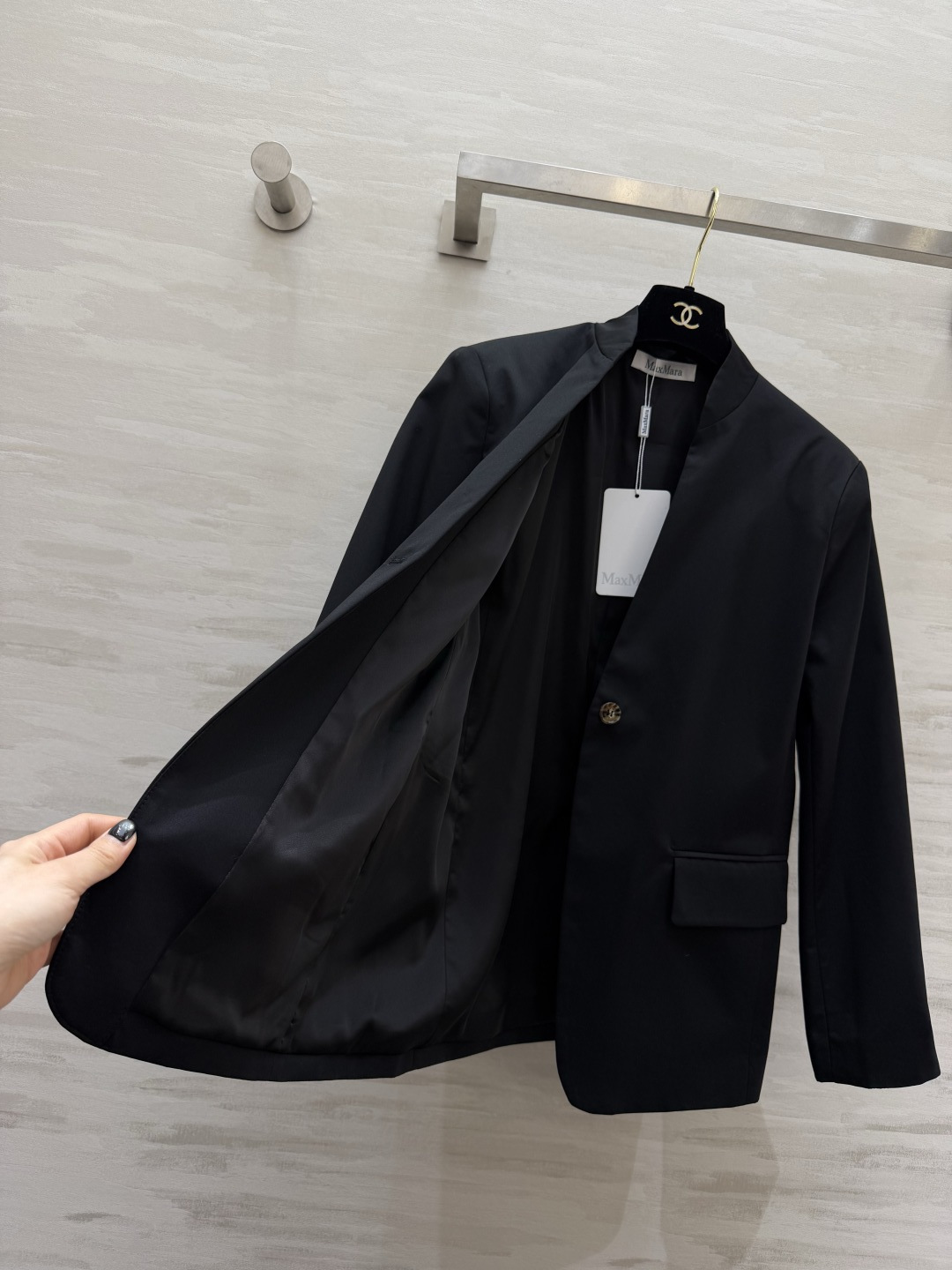 #MaxMara²⁶驼色立领西装｜把老钱风松弛感焊在身上 经典驼色永不过时 自带高级滤镜 利落立领设计修