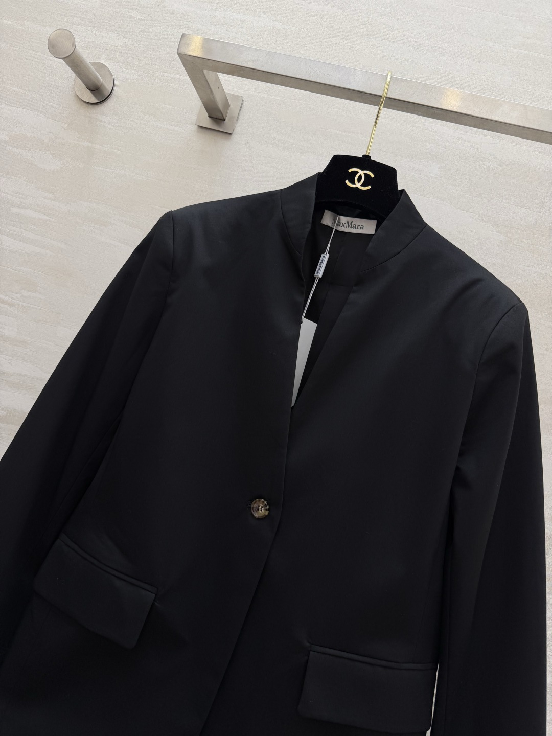 #MaxMara²⁶驼色立领西装｜把老钱风松弛感焊在身上 经典驼色永不过时 自带高级滤镜 利落立领设计修