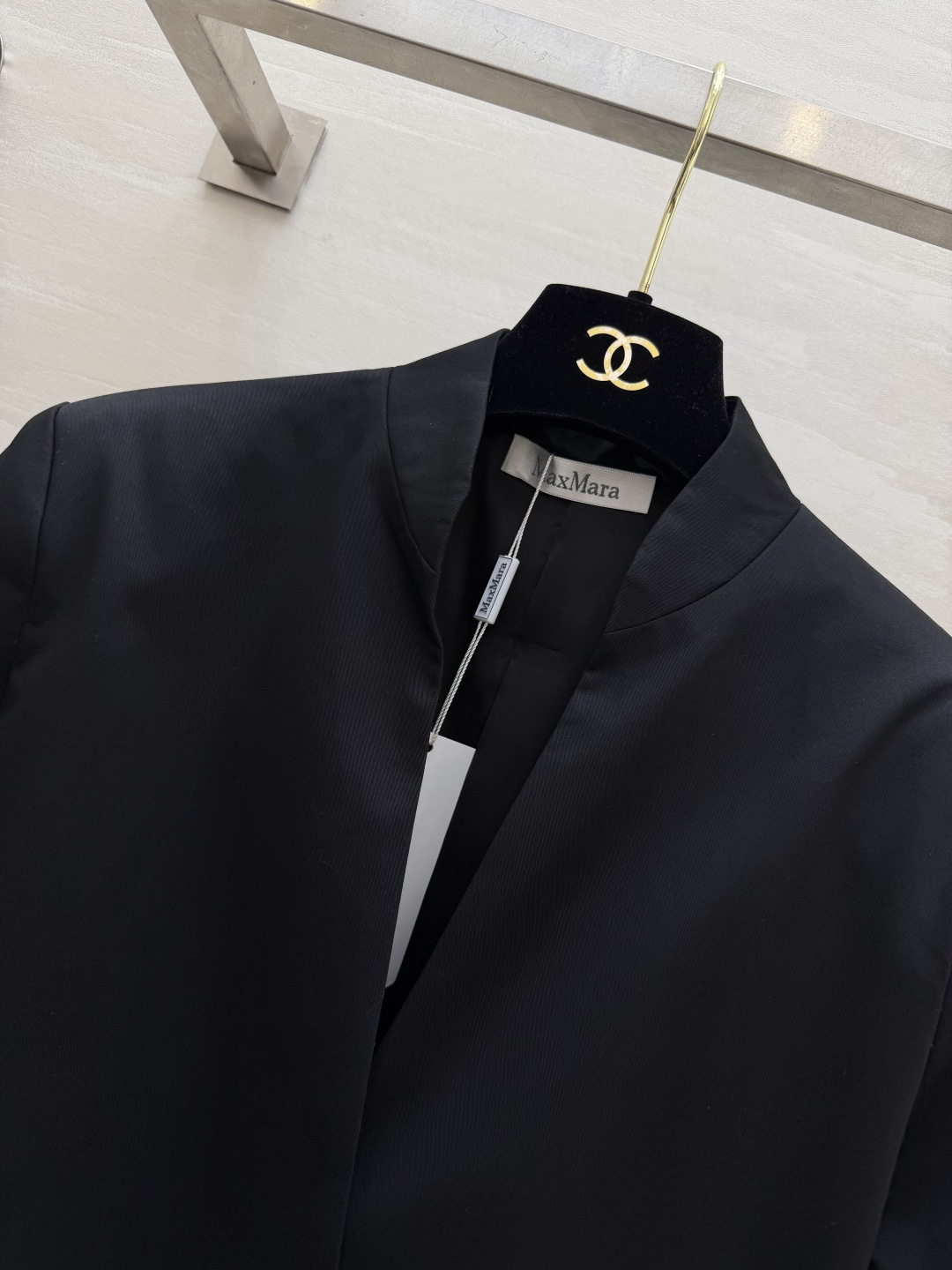 #MaxMara²⁶驼色立领西装｜把老钱风松弛感焊在身上 经典驼色永不过时 自带高级滤镜 利落立领设计修