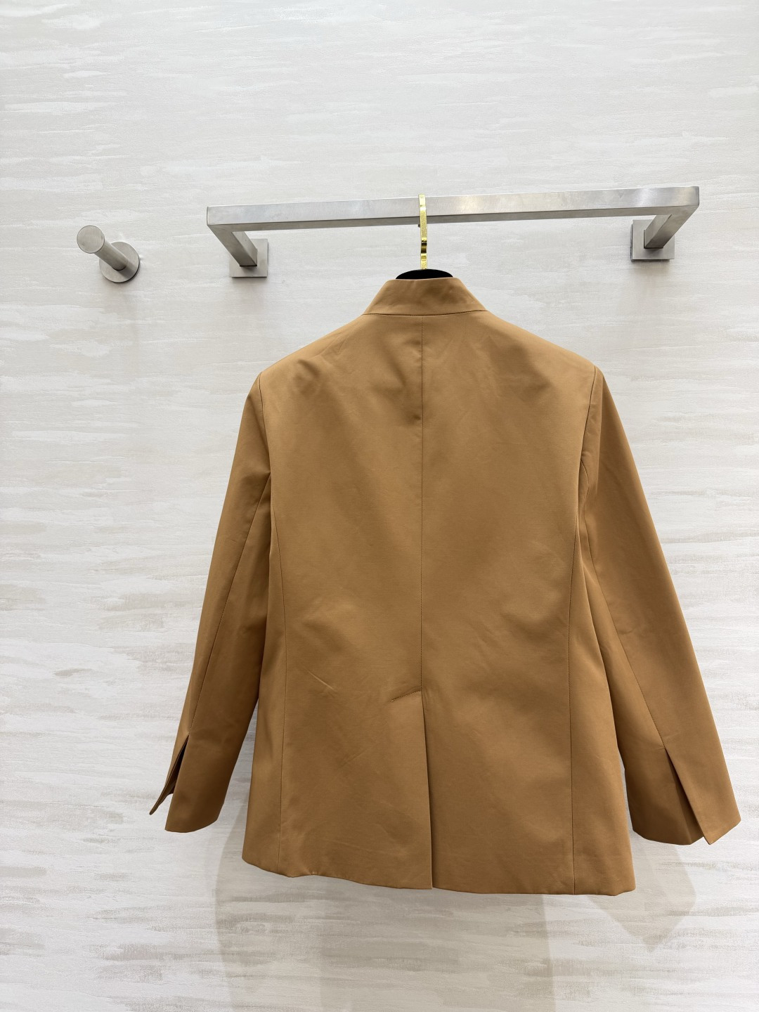 #MaxMara²⁶驼色立领西装｜把老钱风松弛感焊在身上 经典驼色永不过时 自带高级滤镜 利落立领设计修