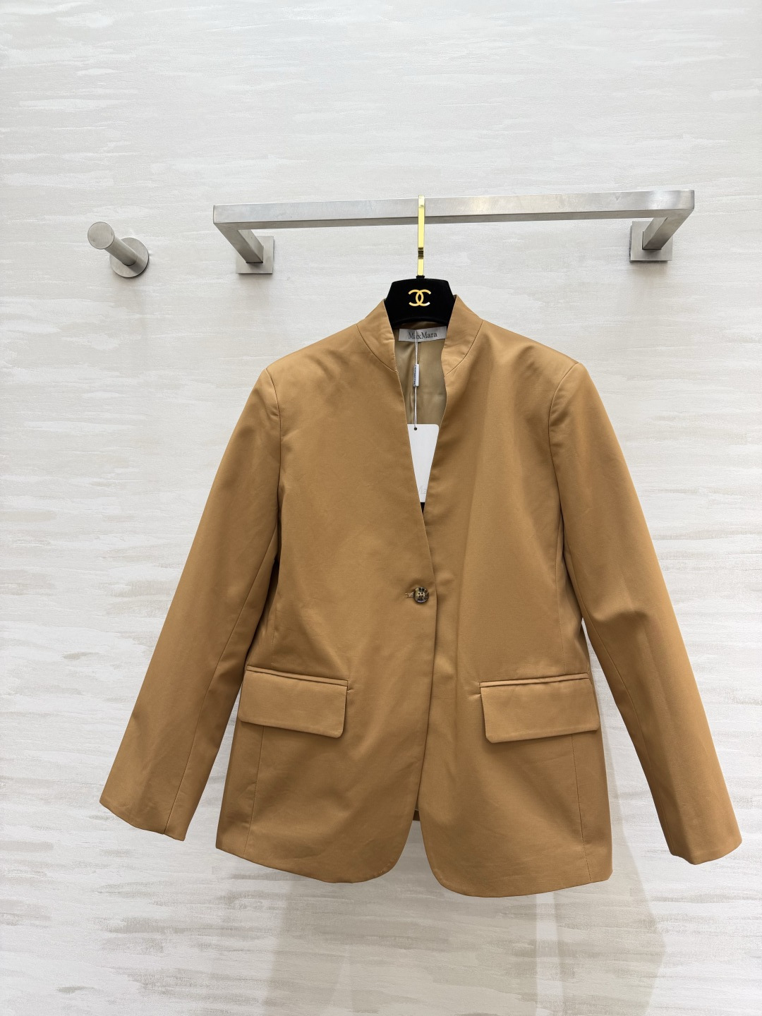 #MaxMara²⁶驼色立领西装｜把老钱风松弛感焊在身上 经典驼色永不过时 自带高级滤镜 利落立领设计修