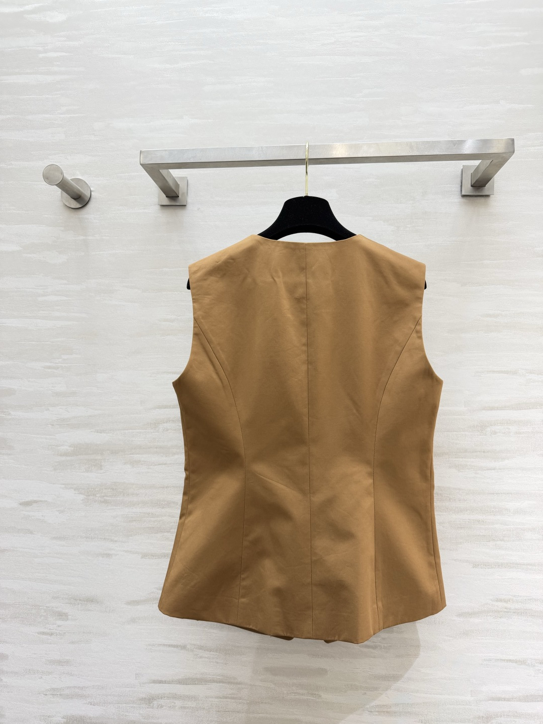 ✨ MaxMara²⁶驼色V领收腰马甲｜把老钱风松弛感焊在身上 经典驼色永不过时 自带高级滤镜 利落V领