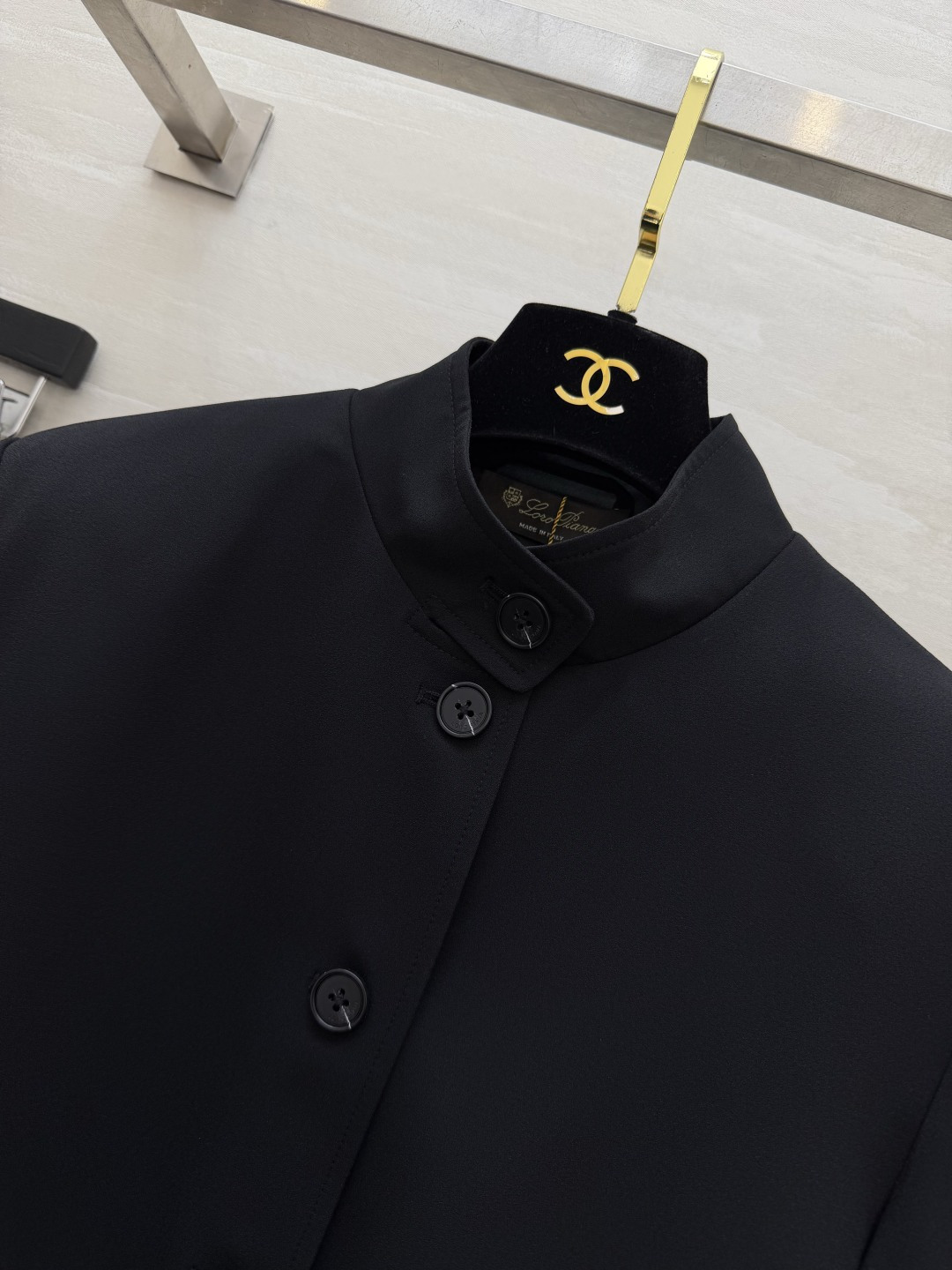 #Loro Pian♡²⁶立领黑外套✨经典永不过时 立领显气场 开模定制logo牛角扣 质感拉满闭眼入 