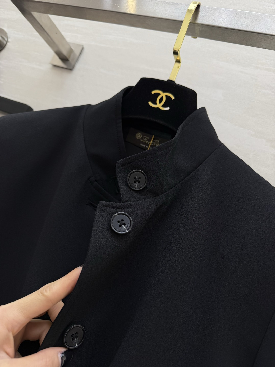 #Loro Pian♡²⁶立领黑外套✨经典永不过时 立领显气场 开模定制logo牛角扣 质感拉满闭眼入 