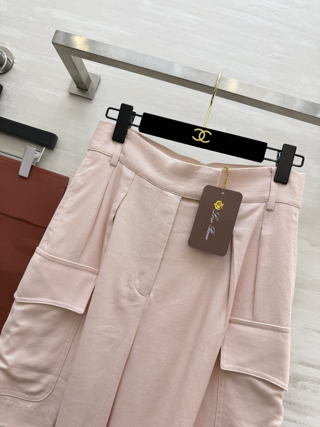 #Loro Pian♡²⁶淡粉工装短裤✨温柔粉调 贵气拉满A字阔腿 藏肉显瘦高腰设计 秒变大长腿通勤约会