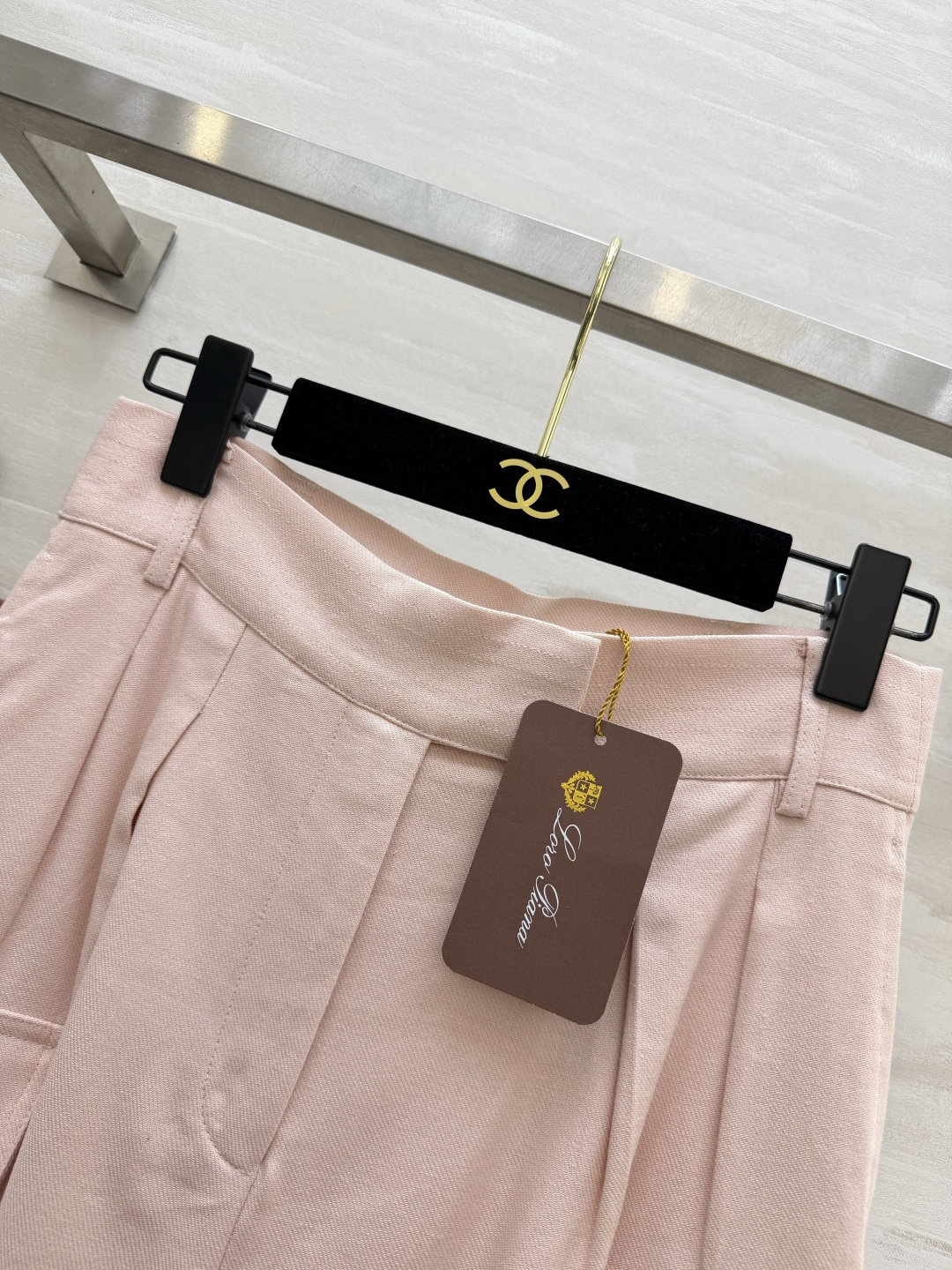 #Loro Pian♡²⁶淡粉工装短裤✨温柔粉调 贵气拉满A字阔腿 藏肉显瘦高腰设计 秒变大长腿通勤约会