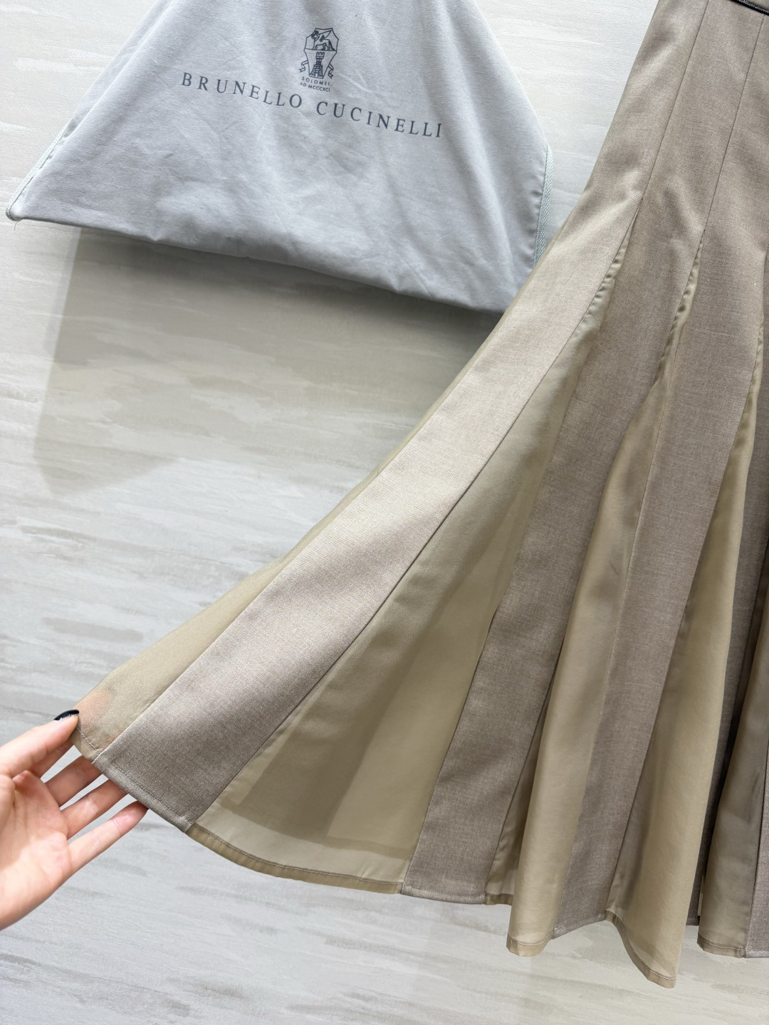 #Brunello Cucinell♡²⁶拼纱大摆半裙｜顶流的温柔氛围感✨BC这条半裙真的把「高级感」和