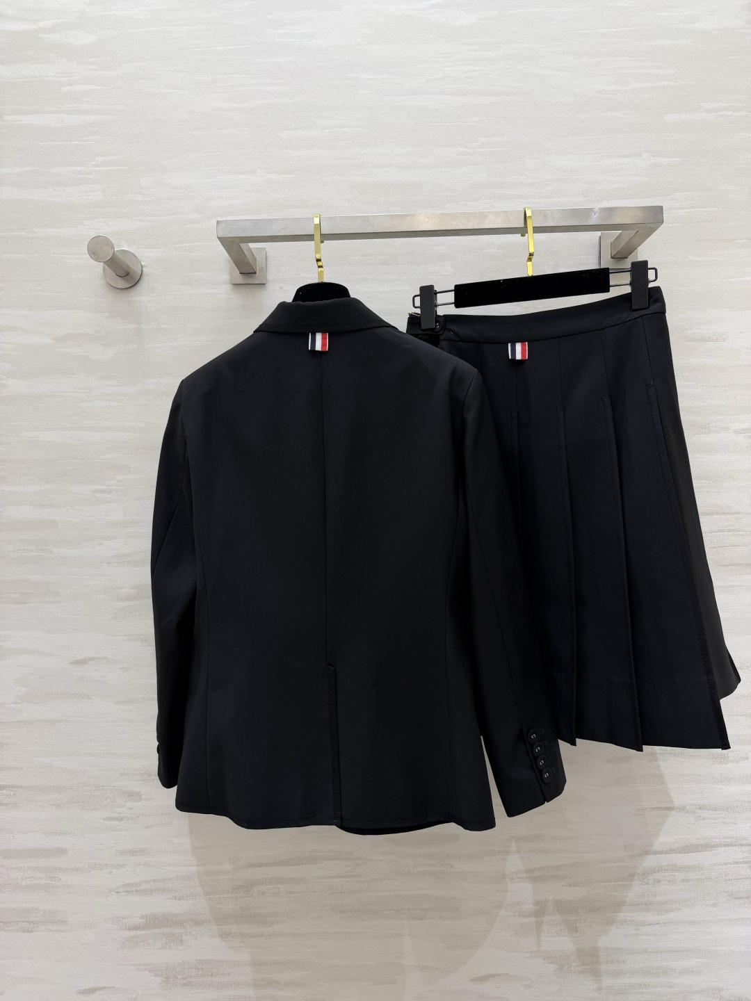 ✨Thom Brown²⁶经典黑西装➕百褶裙✨「学院感」和「高级感」焊在身上的神级套装！经典黑西装➕百褶