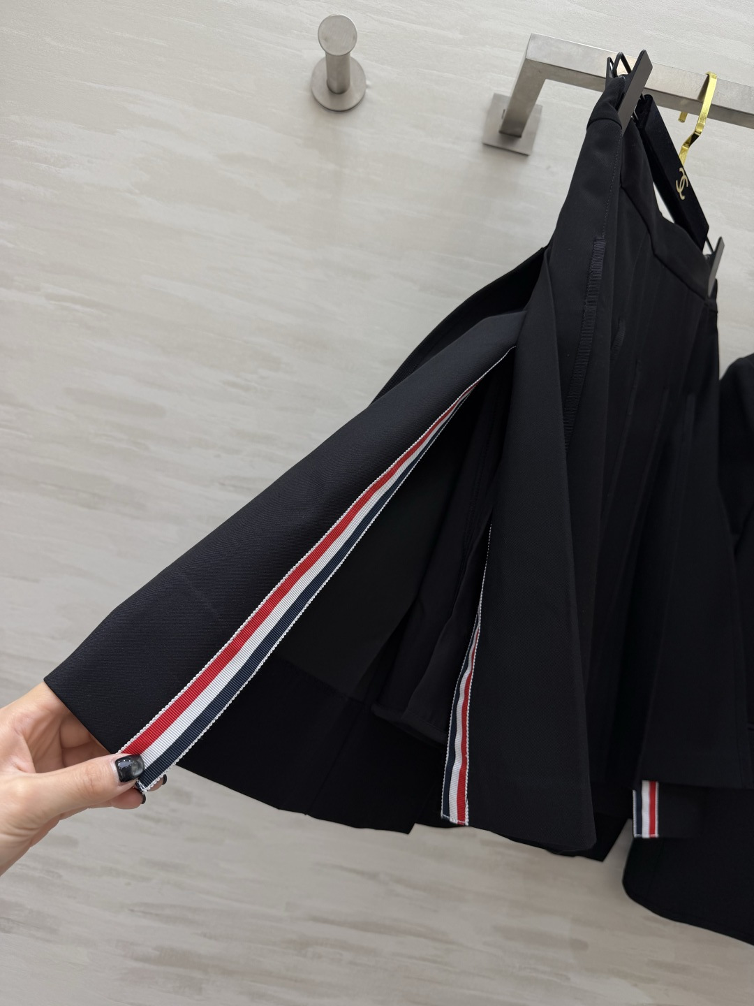 ✨Thom Brown²⁶经典黑西装➕百褶裙✨「学院感」和「高级感」焊在身上的神级套装！经典黑西装➕百褶