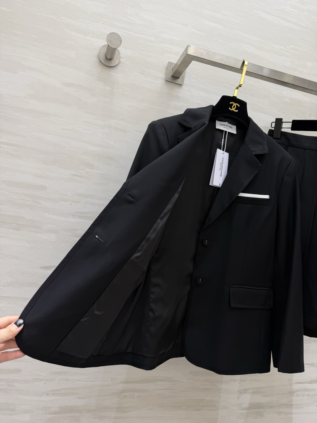 ✨Thom Brown²⁶经典黑西装➕百褶裙✨「学院感」和「高级感」焊在身上的神级套装！经典黑西装➕百褶