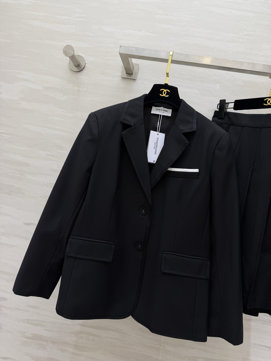 ✨Thom Brown²⁶经典黑西装➕百褶裙✨「学院感」和「高级感」焊在身上的神级套装！经典黑西装➕百褶