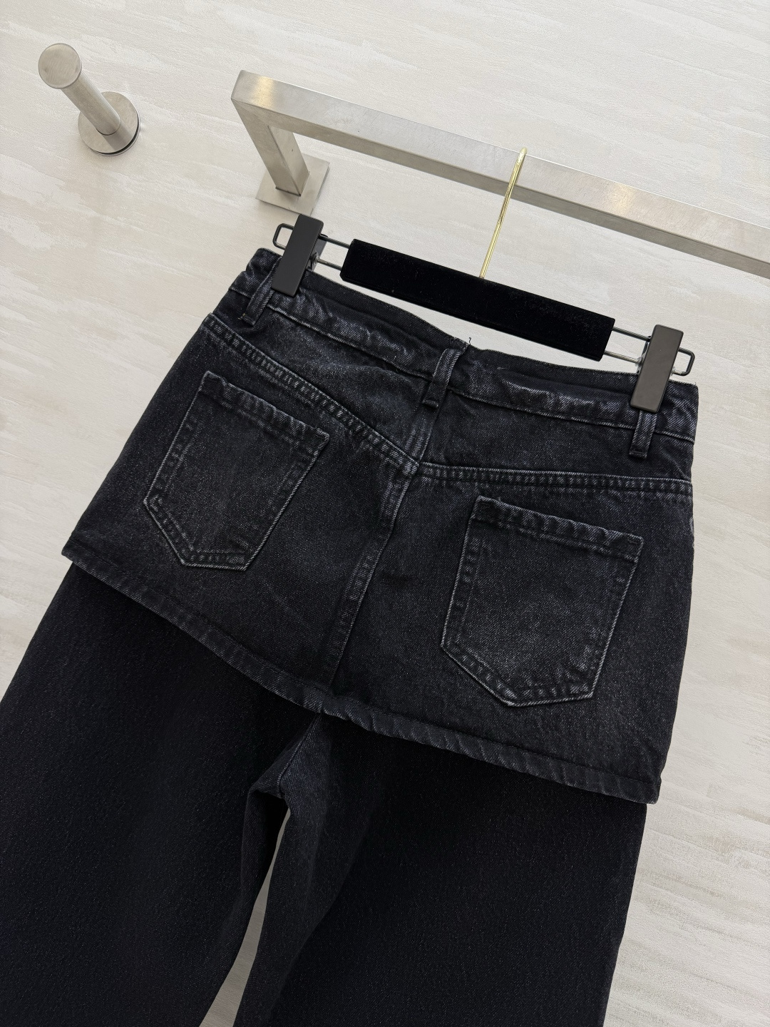 #LOEW♡²⁶假两件叠层阔腿牛仔裤 把先锋设计和实穿感焊死的神裤！假两件裙裤设计，一秒解锁辣妹穿搭！高