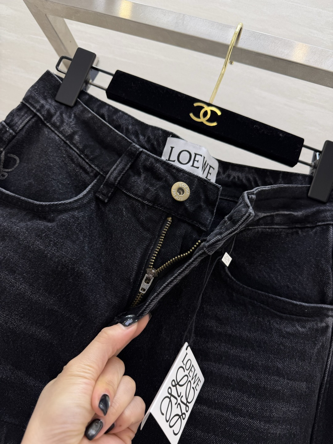 #LOEW♡²⁶假两件叠层阔腿牛仔裤 把先锋设计和实穿感焊死的神裤！假两件裙裤设计，一秒解锁辣妹穿搭！高