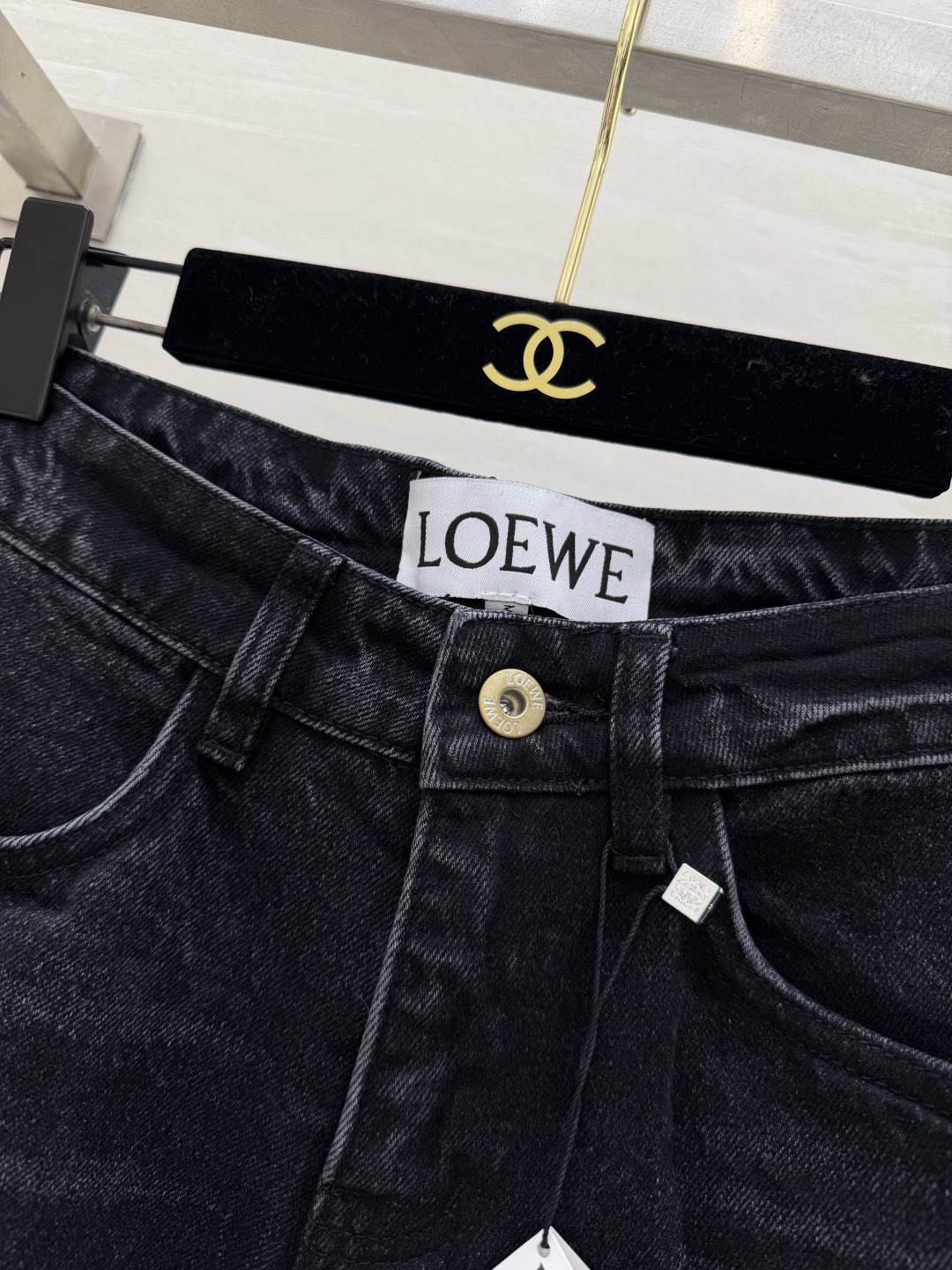 #LOEW♡²⁶假两件叠层阔腿牛仔裤 把先锋设计和实穿感焊死的神裤！假两件裙裤设计，一秒解锁辣妹穿搭！高