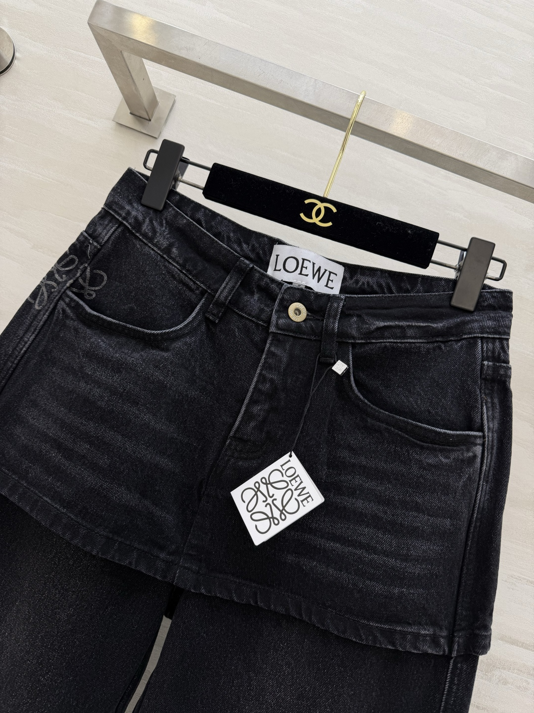 #LOEW♡²⁶假两件叠层阔腿牛仔裤 把先锋设计和实穿感焊死的神裤！假两件裙裤设计，一秒解锁辣妹穿搭！高