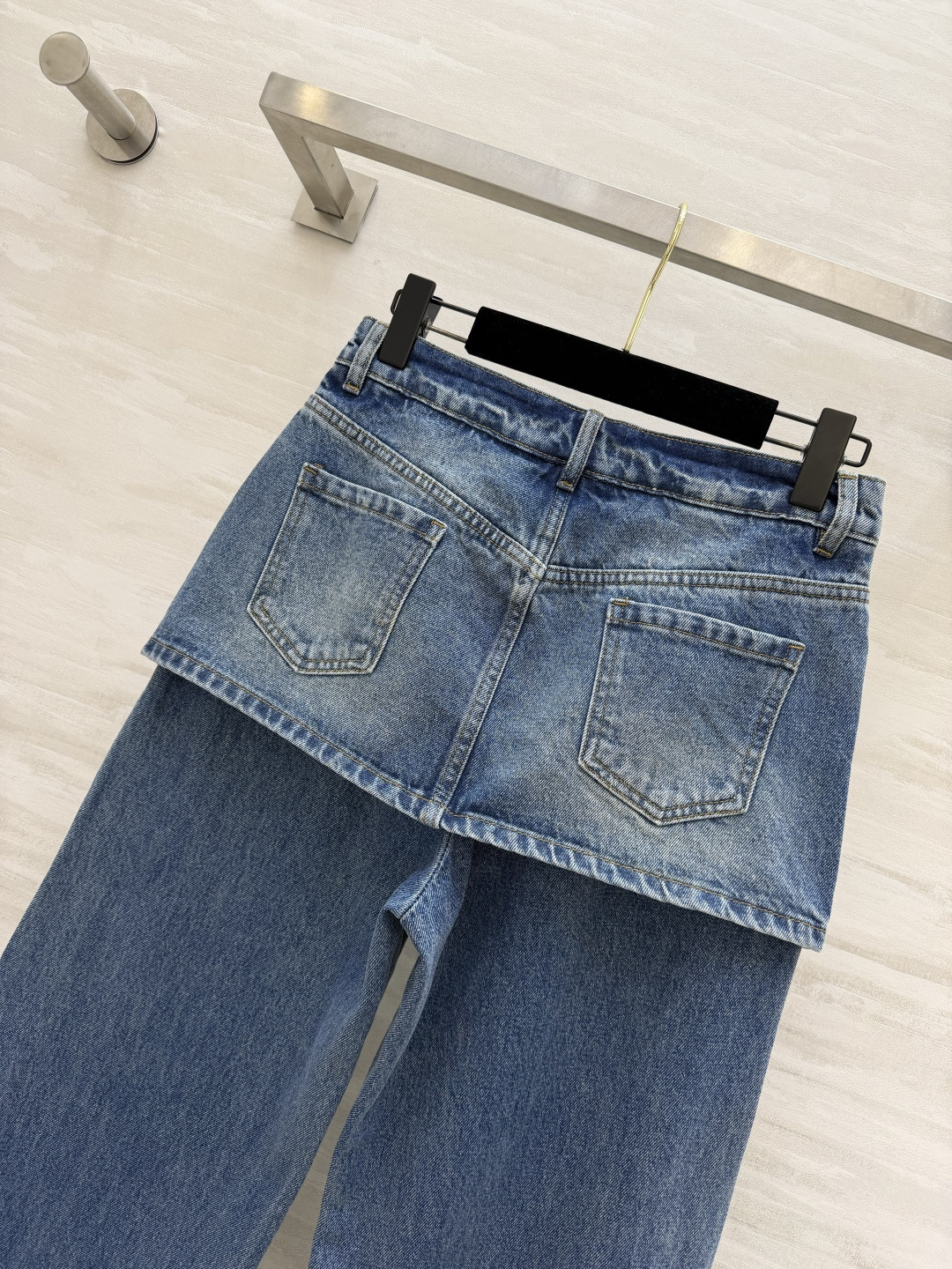 #LOEW♡²⁶假两件叠层阔腿牛仔裤 把先锋设计和实穿感焊死的神裤！假两件裙裤设计，一秒解锁辣妹穿搭！高