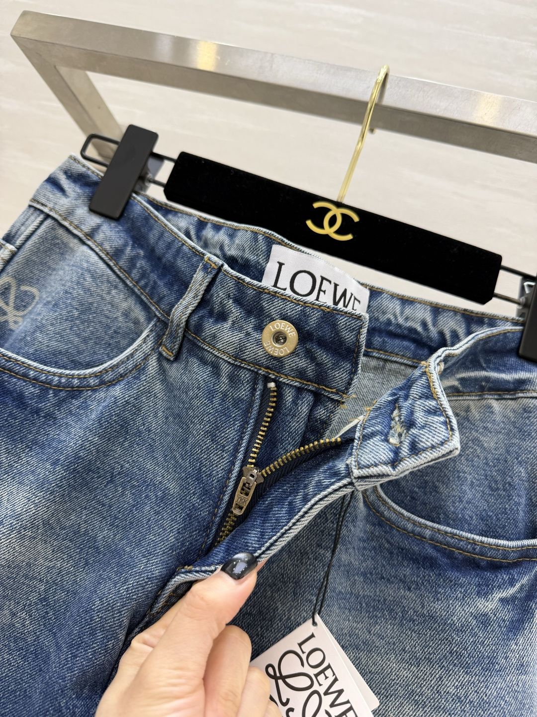 #LOEW♡²⁶假两件叠层阔腿牛仔裤 把先锋设计和实穿感焊死的神裤！假两件裙裤设计，一秒解锁辣妹穿搭！高