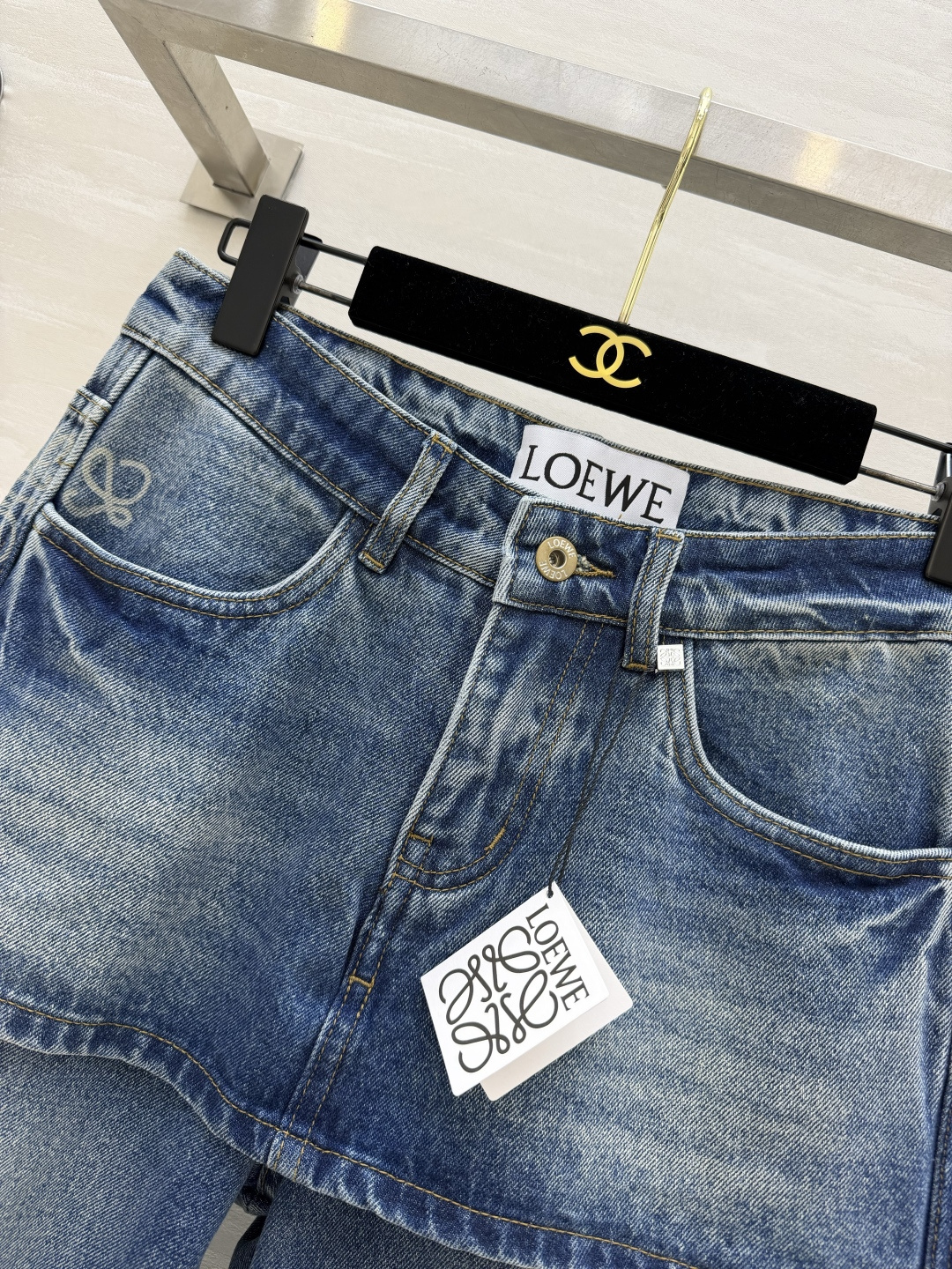 #LOEW♡²⁶假两件叠层阔腿牛仔裤 把先锋设计和实穿感焊死的神裤！假两件裙裤设计，一秒解锁辣妹穿搭！高