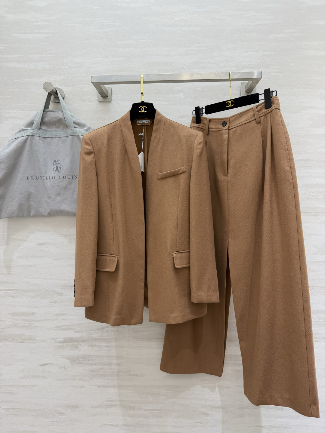 ✨ Brunello Cucinell♡²⁶驼色阔腿西裤裙 和上一件无领西装是天生一对！同色系高级感拉满