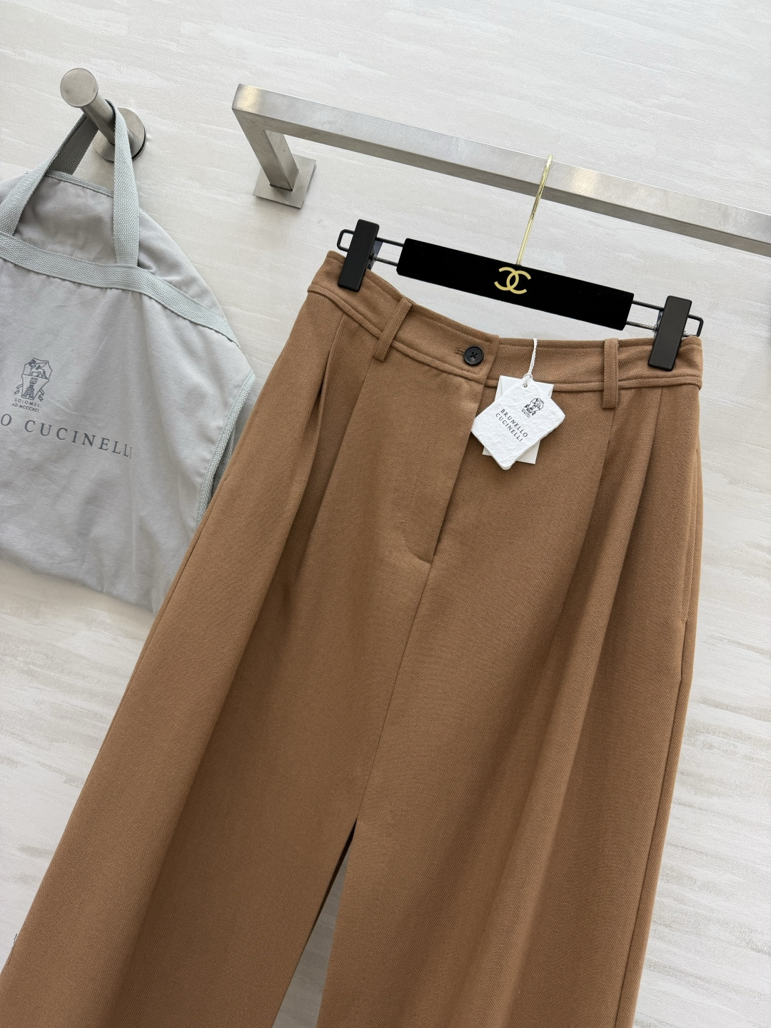 ✨ Brunello Cucinell♡²⁶驼色阔腿西裤裙 和上一件无领西装是天生一对！同色系高级感拉满