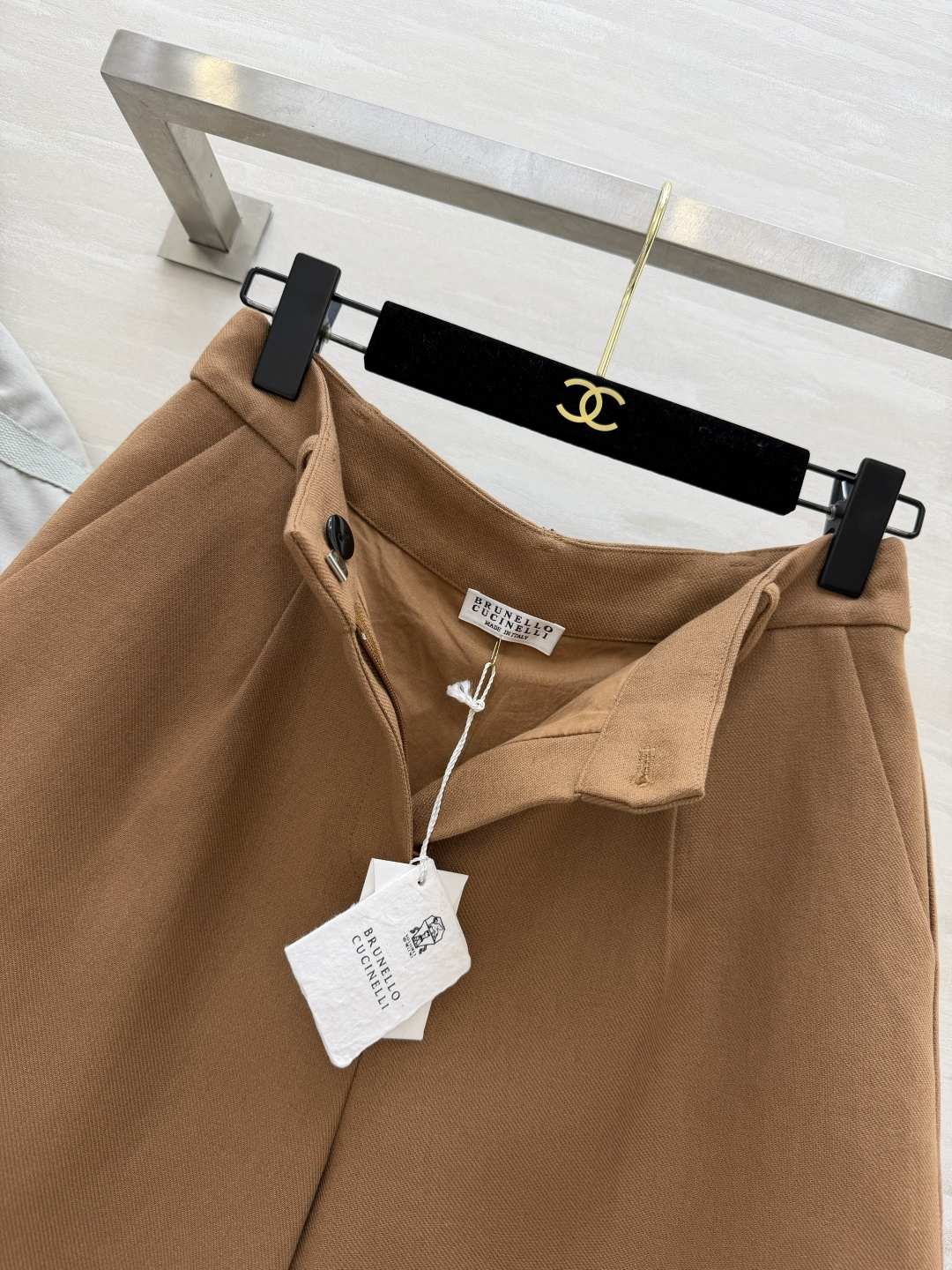 #Brunello Cucinell♡²⁶驼色高腰A字短裤✨意大利顶奢的松弛感 藏在每一处细节里 高腰+