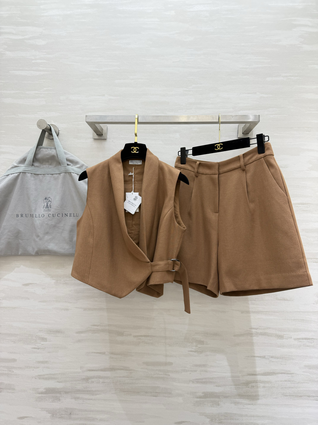 #Brunello Cucinell♡²⁶驼色高腰A字短裤✨意大利顶奢的松弛感 藏在每一处细节里 高腰+