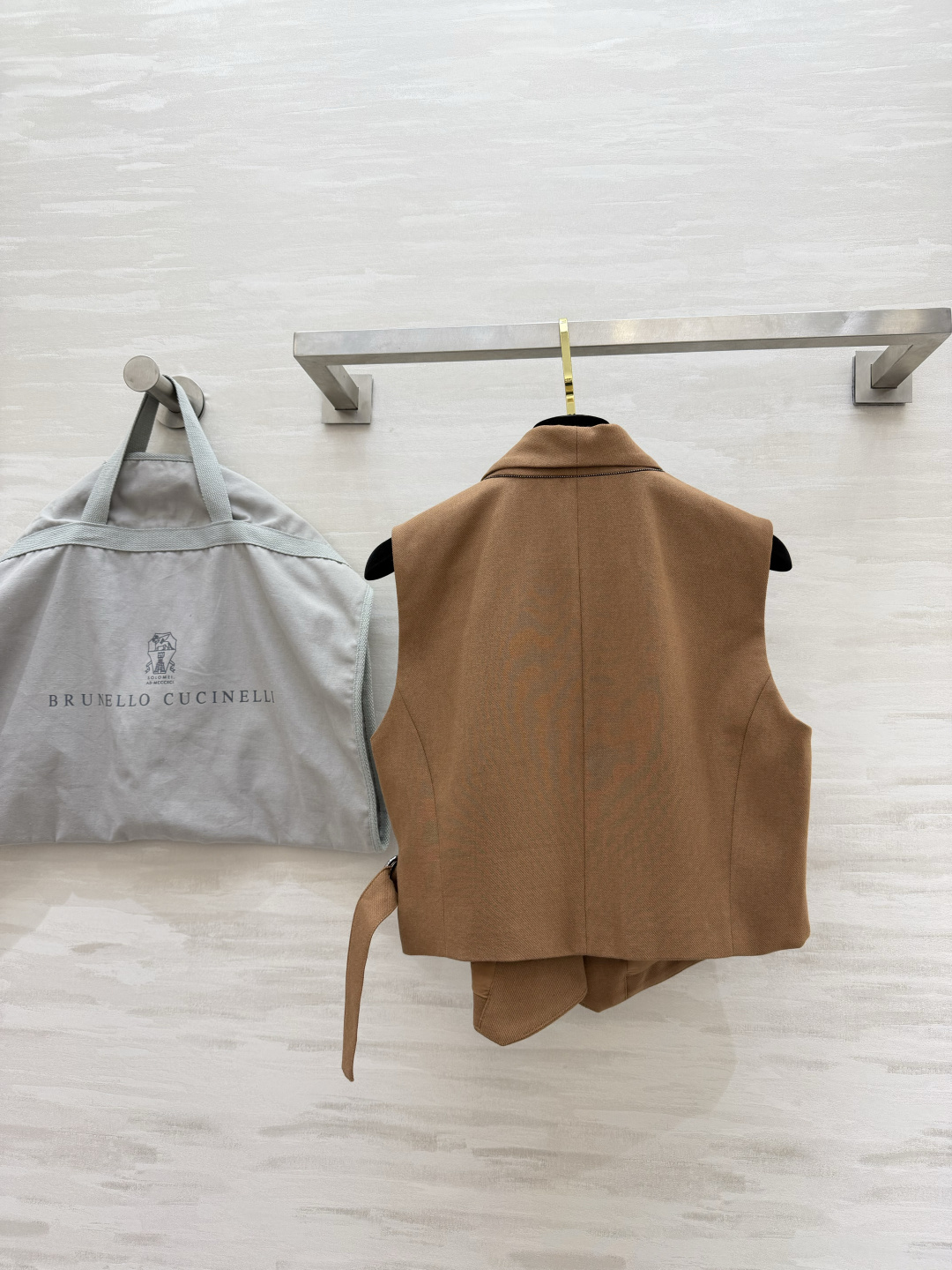 #Brunello Cucinell♡²⁶ 驼色青果领收腰马甲✨意大利顶奢的松弛感 被这件狠狠拿捏了 青