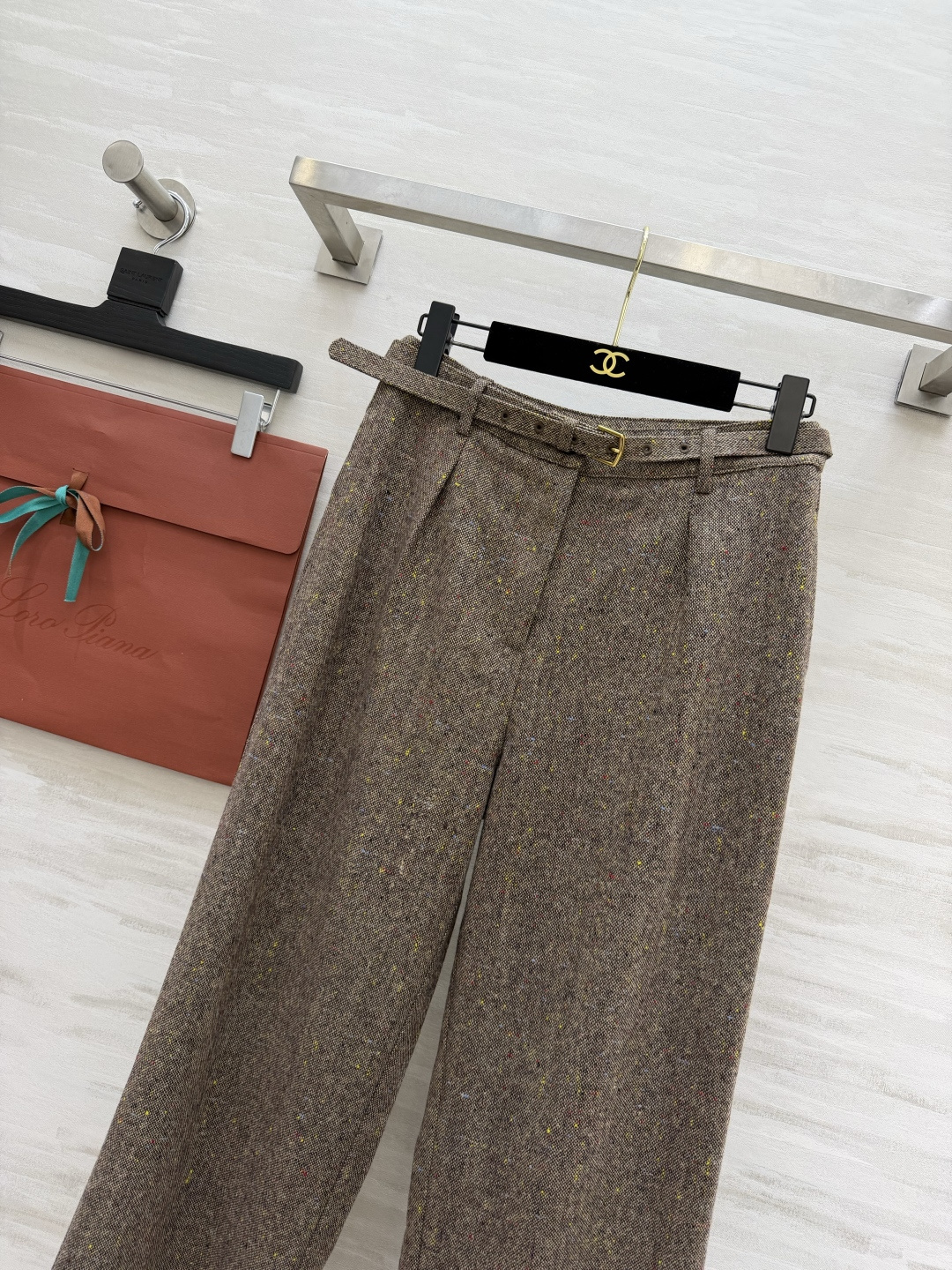 #Loro Pian♡²⁶彩点花呢阔腿裤✨顶奢面料自带的松弛感谁懂啊！混彩花呢肌理感拉满，低调显贵高腰+