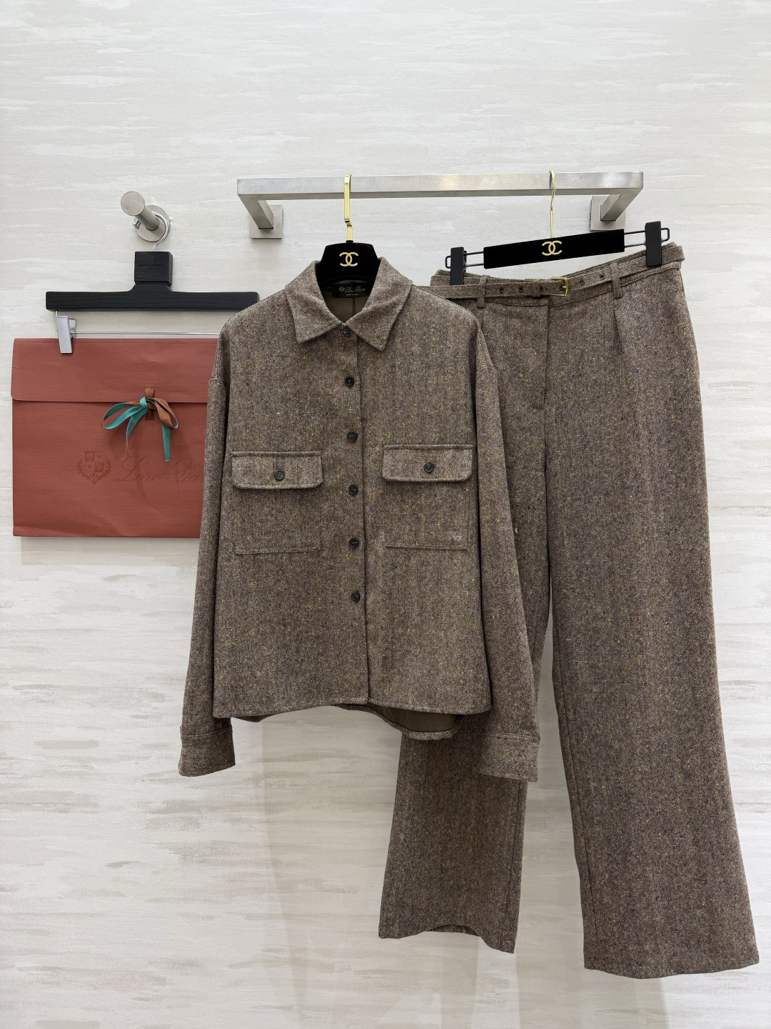 #Loro Pian♡²⁶彩点花呢阔腿裤✨顶奢面料自带的松弛感谁懂啊！混彩花呢肌理感拉满，低调显贵高腰+