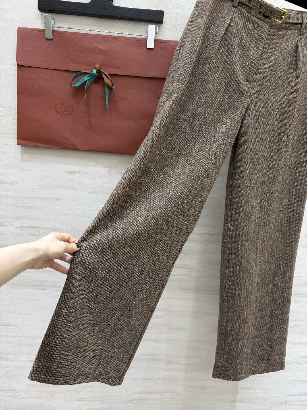 #Loro Pian♡²⁶彩点花呢阔腿裤✨顶奢面料自带的松弛感谁懂啊！混彩花呢肌理感拉满，低调显贵高腰+