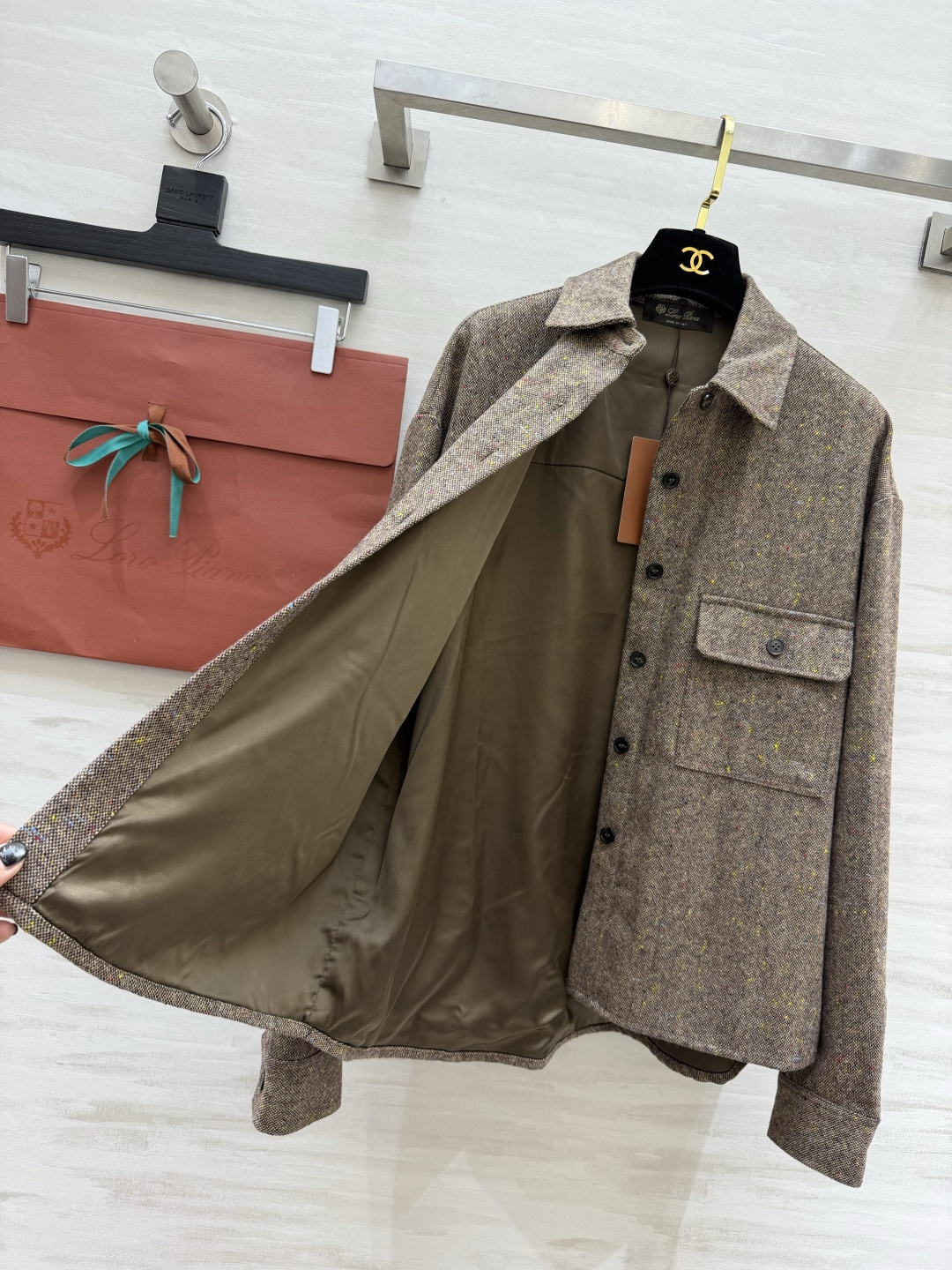 #Loro Pian♡²⁶彩点花呢衬衫式外套✨自带松弛感的老钱风天花板混彩花呢肌理感拉满，低调又显贵宽松