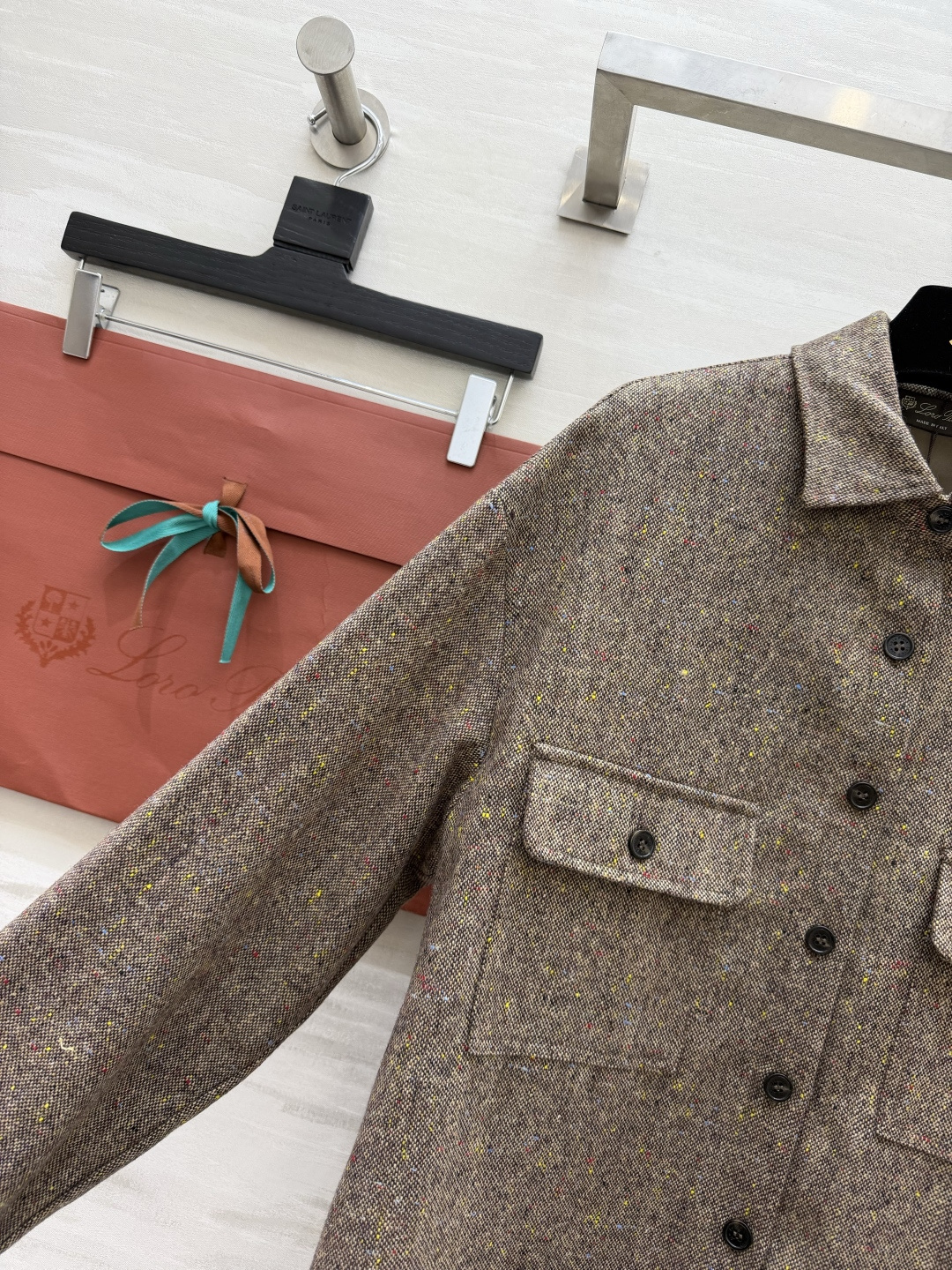 #Loro Pian♡²⁶彩点花呢衬衫式外套✨自带松弛感的老钱风天花板混彩花呢肌理感拉满，低调又显贵宽松