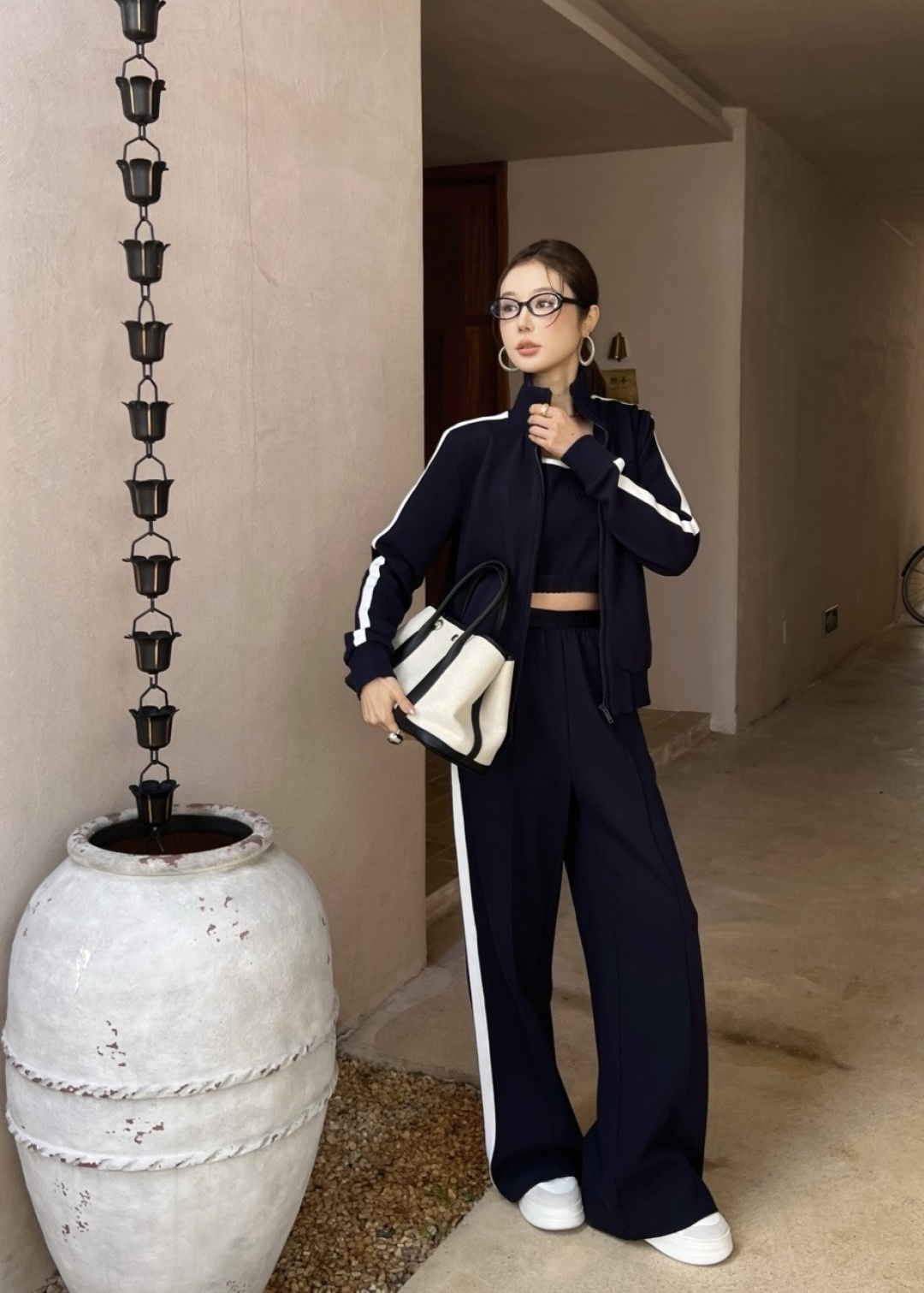 NO:804028,,,19860909,,,Women's clothing
