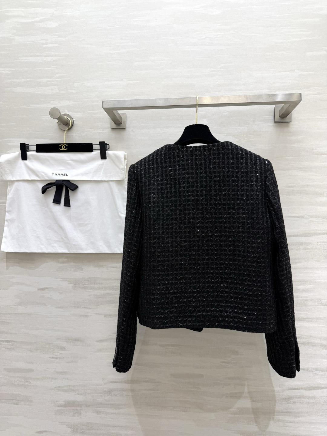 #Chane♡²⁶经典圆领亮片粗花呢外套 自带细闪肌理感 低调又显贵 四粒扣 双口袋设计 还原法式优雅 