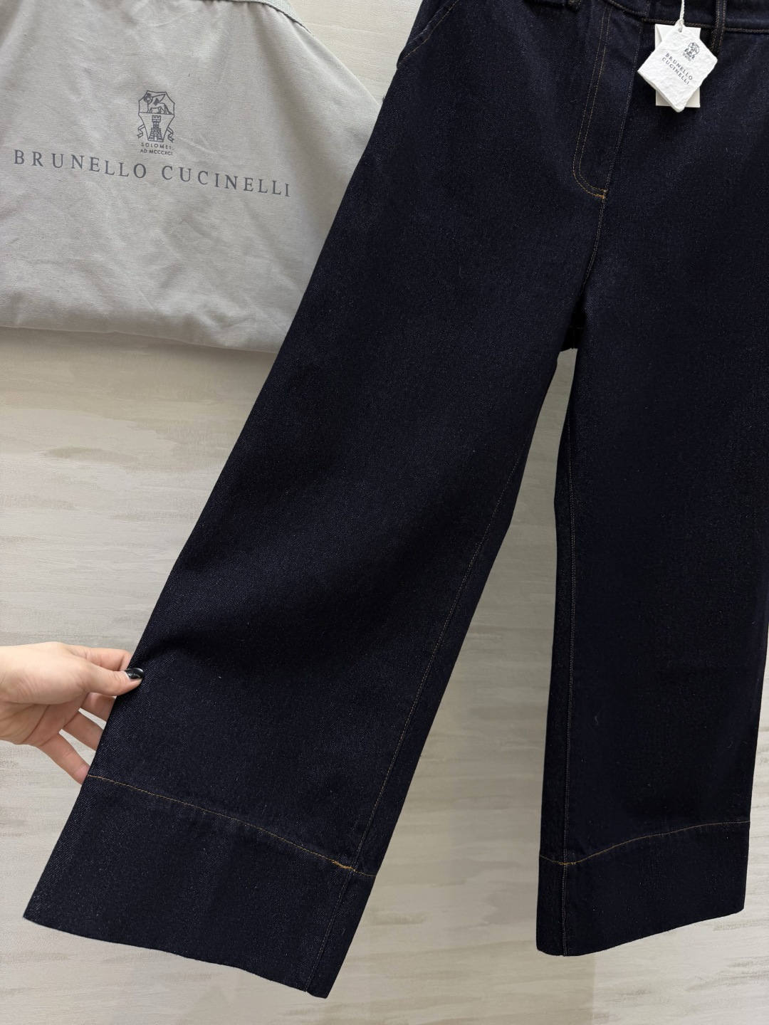 #Brunello Cucinell♡²⁶复古丹宁风直筒牛仔裤 松弛感天花板 藏青牛仔真的太会了！直筒裤