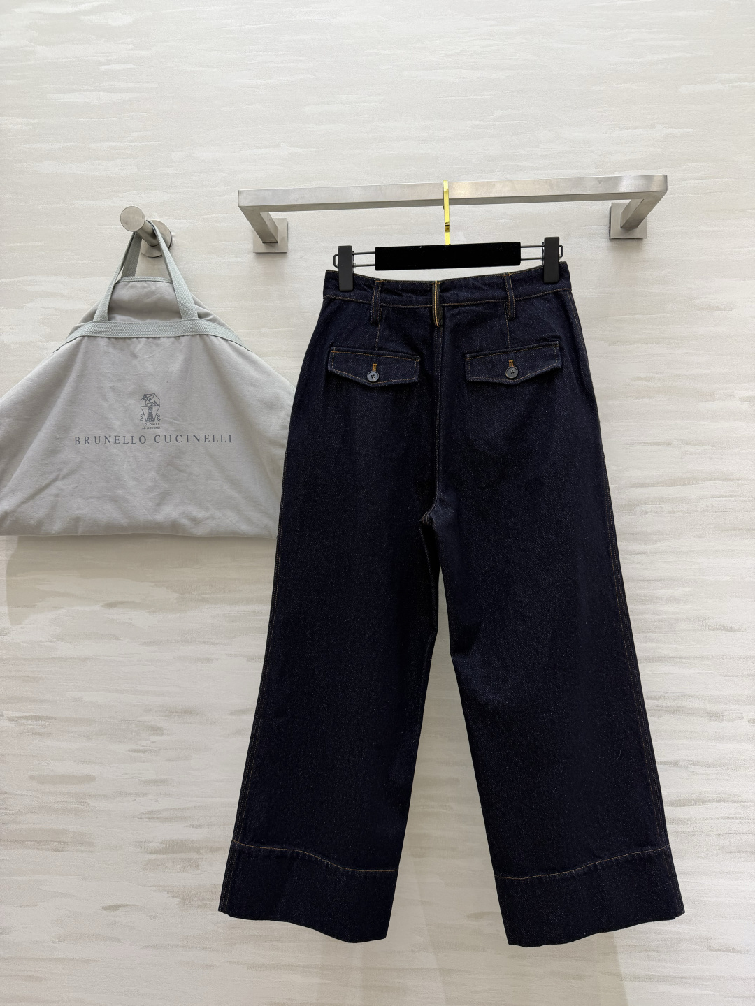 #Brunello Cucinell♡²⁶复古丹宁风直筒牛仔裤 松弛感天花板 藏青牛仔真的太会了！直筒裤