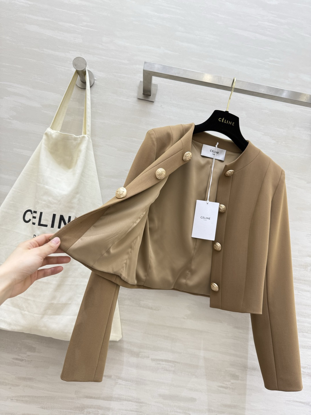 #Celin♡²⁶新款 双排金扣外套 高品质定制 现货首发size：S/M/L/XL（s码肩宽：38，胸