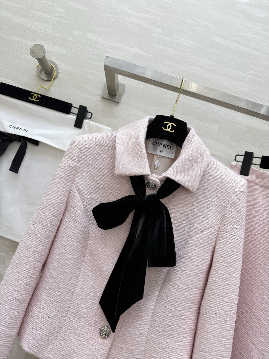 #Chane♡早春新款 千金名媛套装 短款外套+高腰半身裙 经典黑白配色 优雅复古气质满分 外套翻领设计