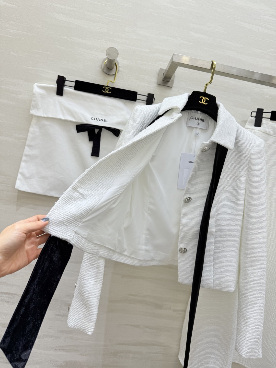 #Chane♡早春新款 千金名媛套装 短款外套+高腰半身裙 经典黑白配色 优雅复古气质满分 外套翻领设计